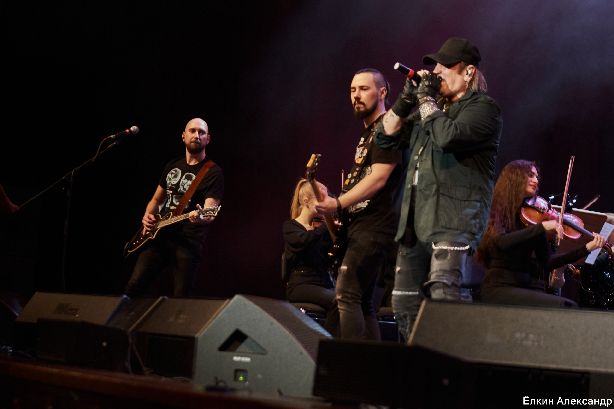16 Апреля Артур Беркут с оркестром и Рок группа «Пасаш». Ёлкин Александр Фотограф