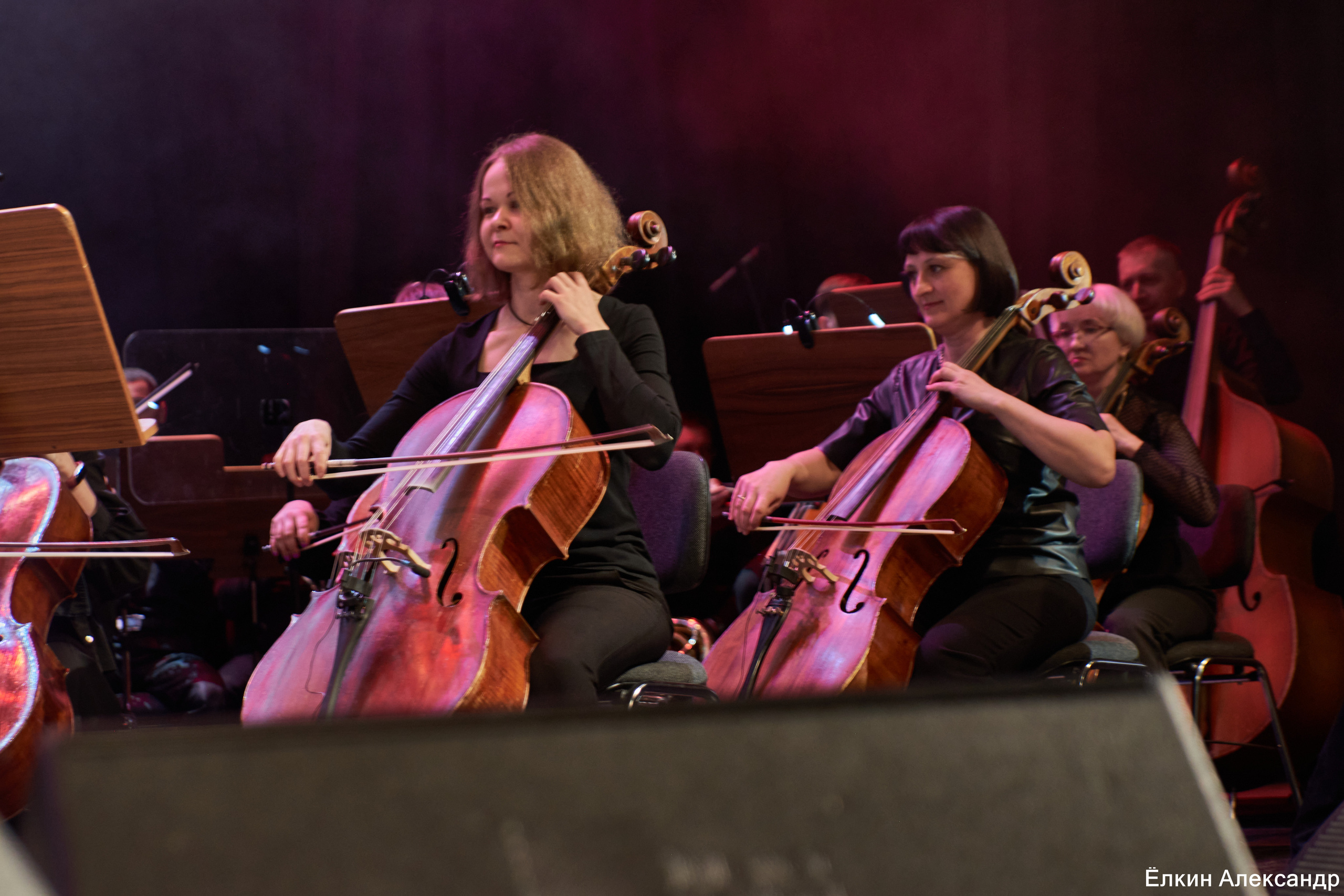 16 Апреля Артур Беркут с оркестром и Рок группа «Пасаш». Ёлкин Александр Фотограф