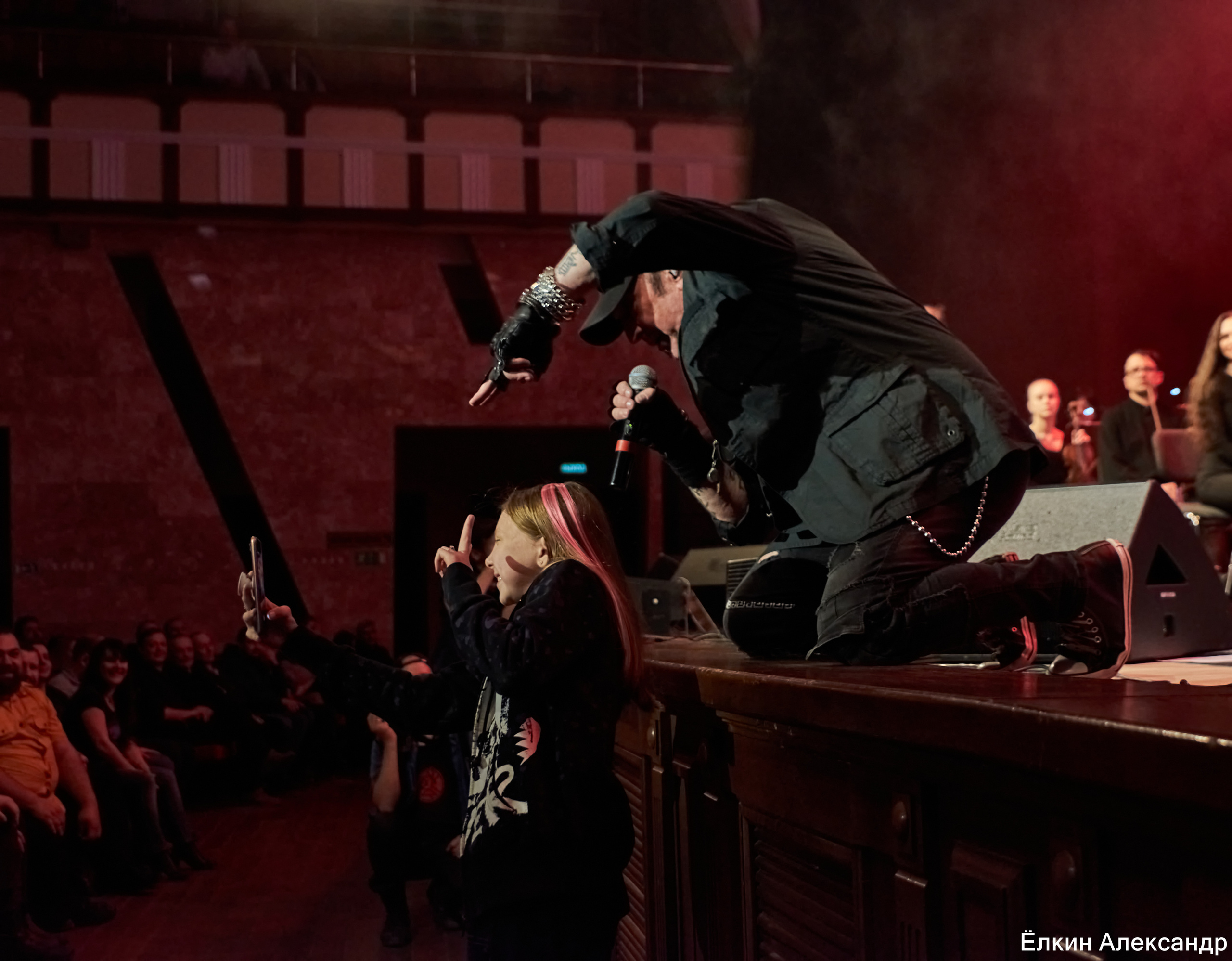 16 Апреля Артур Беркут с оркестром и Рок группа «Пасаш». Ёлкин Александр Фотограф