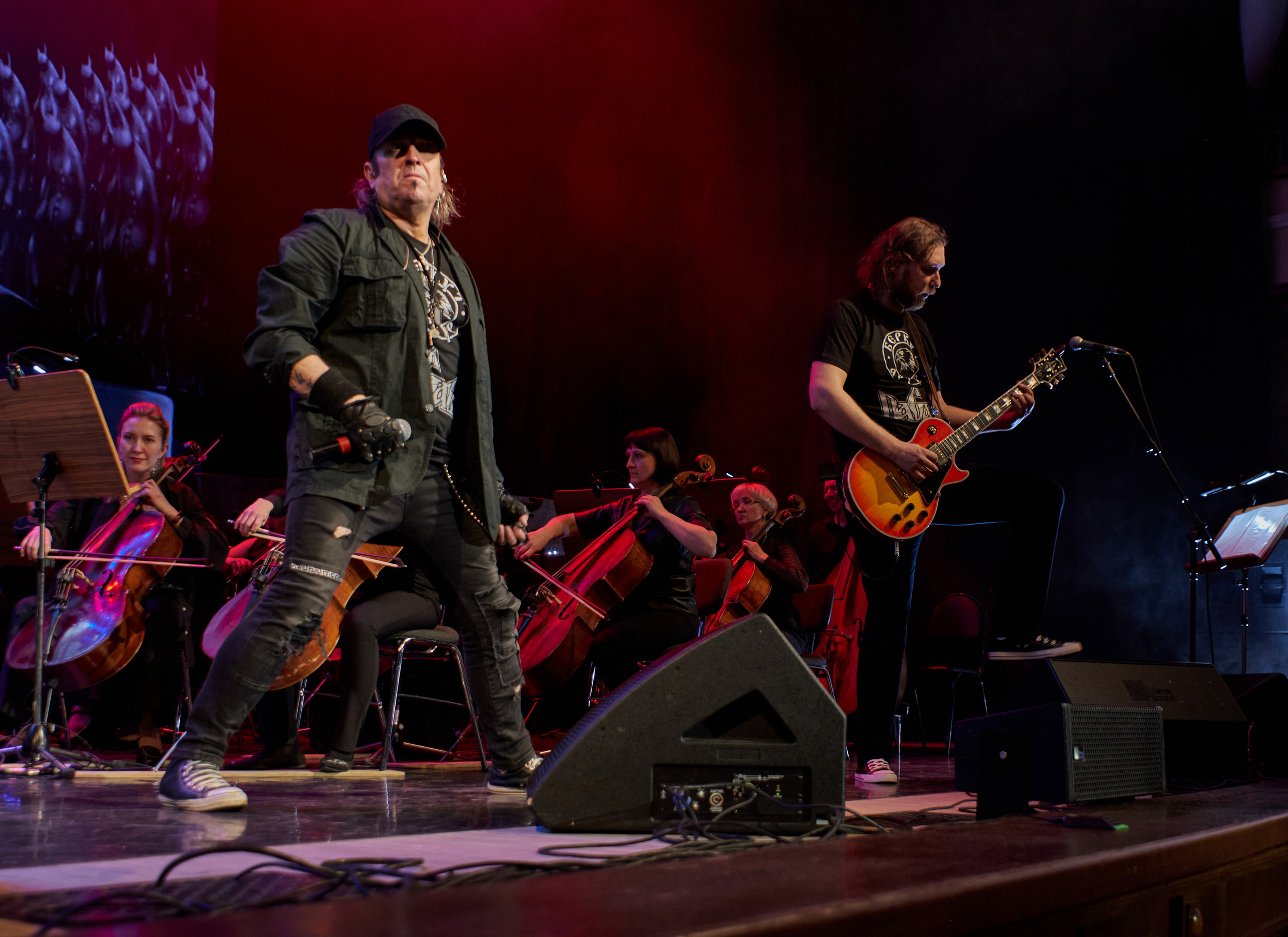 16 Апреля Артур Беркут с оркестром и Рок группа «Пасаш». Ёлкин Александр Фотограф