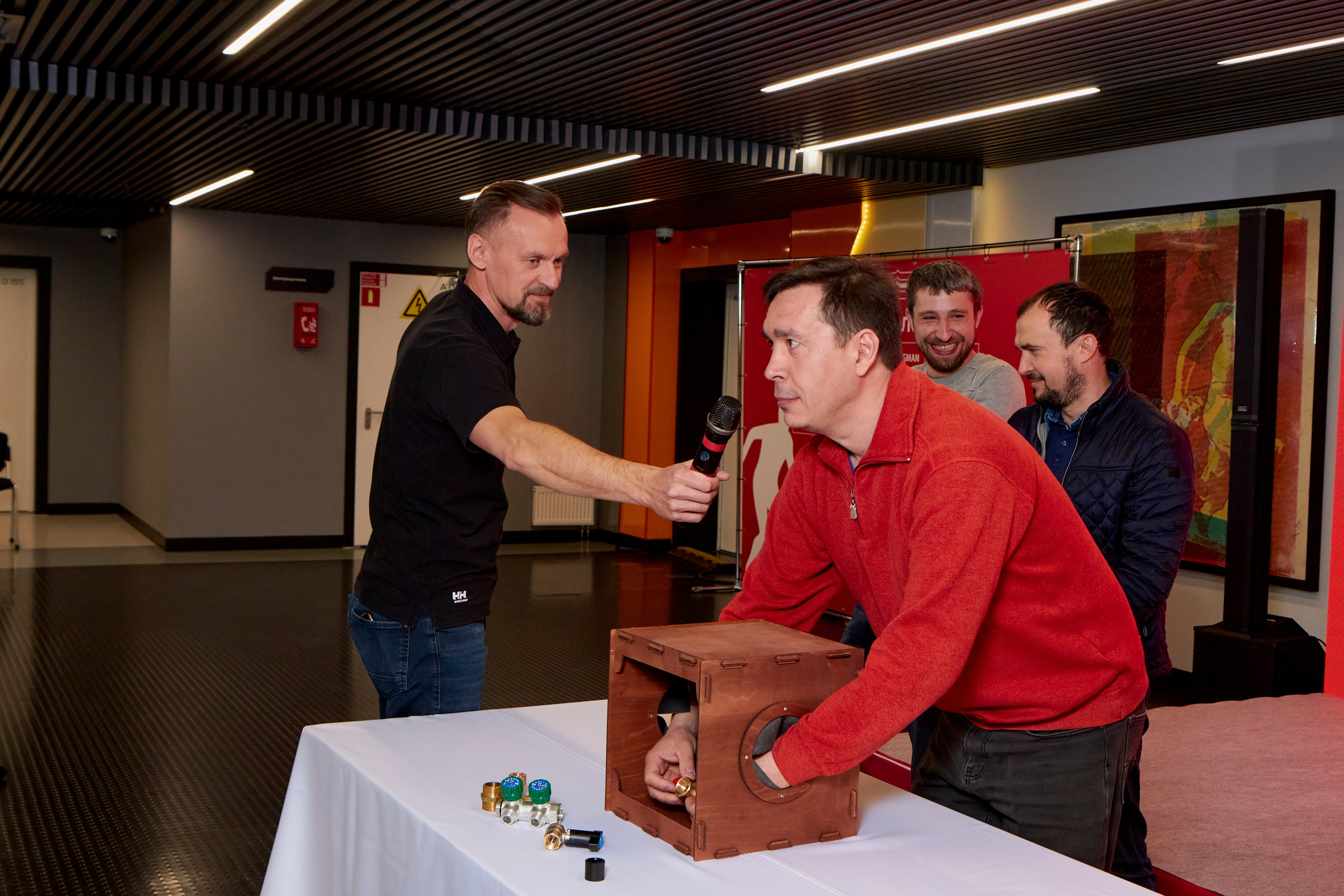 Мастер Ватт, конференция Екатеринбург 2023. Предметный и репортажный фотограф Алексей Кротов