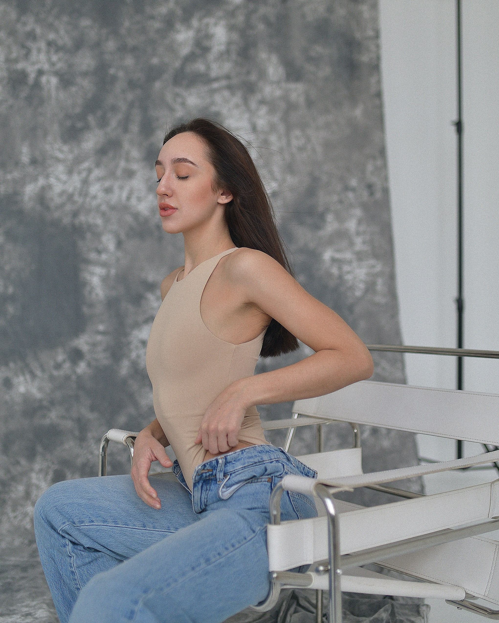 Студийная женственная фотосессия в циклораме. Портретный фотограф Дарья Едапина Новосибирск. Фотограф Дарья Едапина Новосибирск