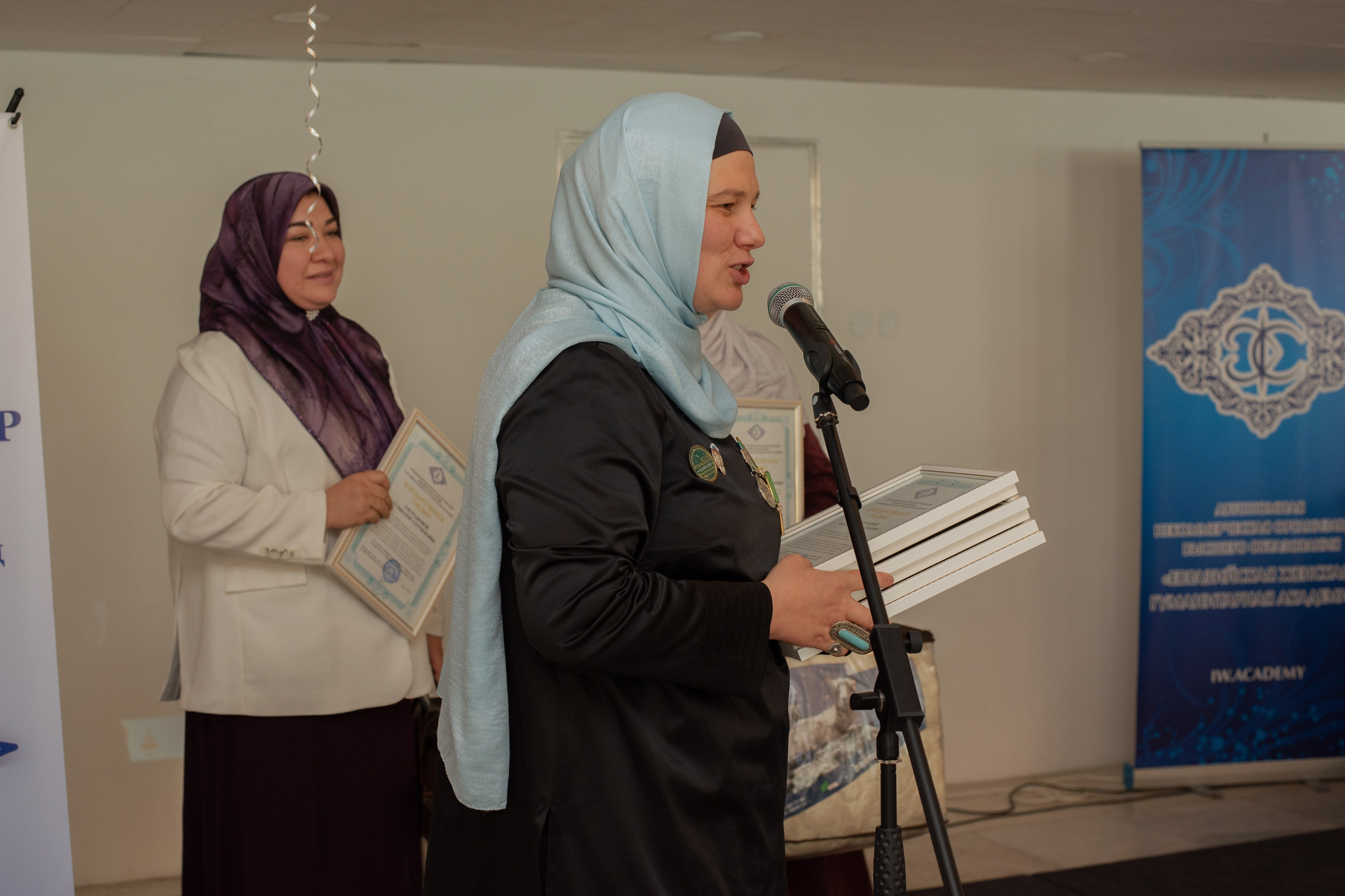 Выпускной в Евразийской женской гуманитарной академии. Лина Курочка — ваш фотограф