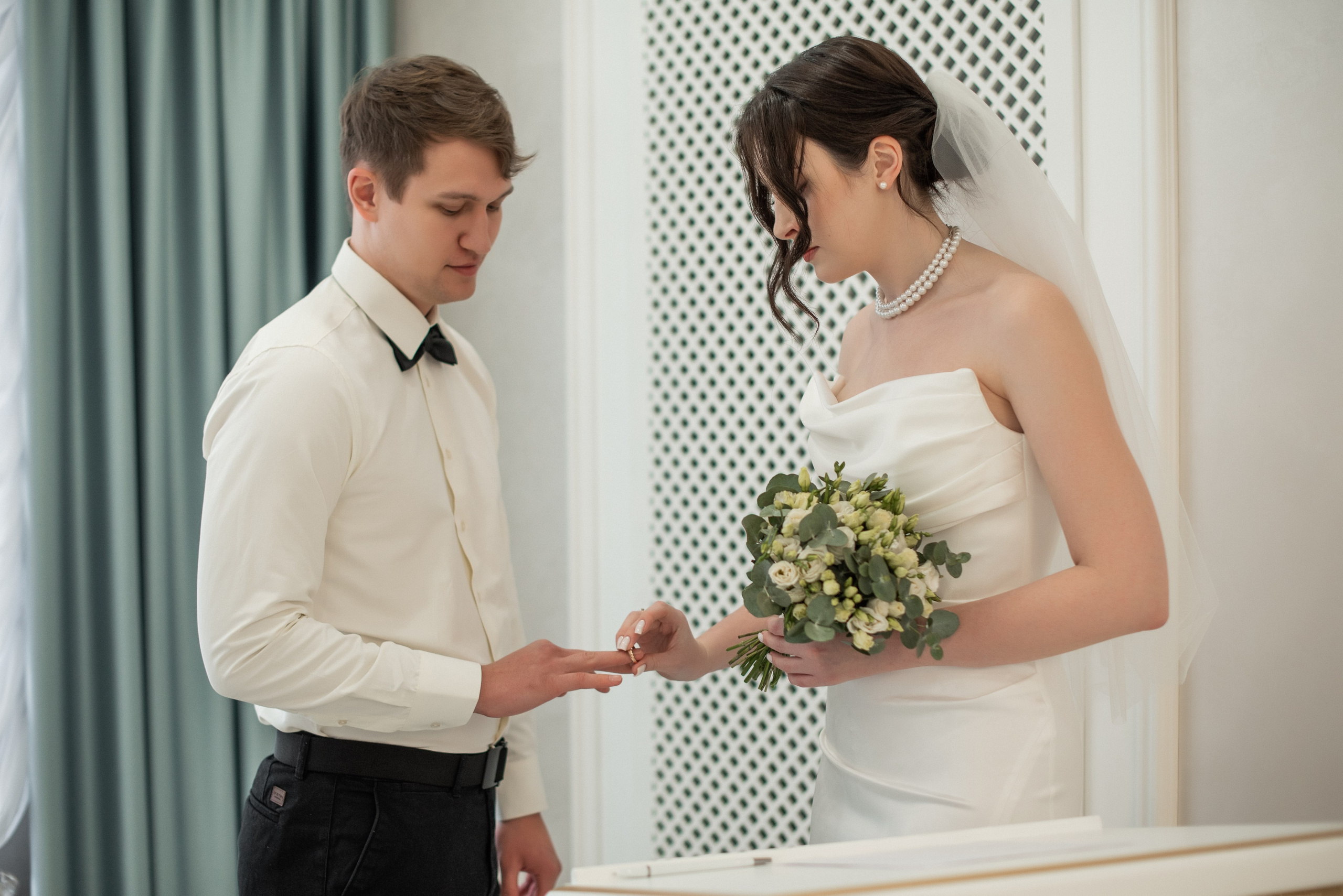 Love Story – романтическая фотосессия на фоне города. Свадебный фотограф в Миассе Татьяна Ружникова