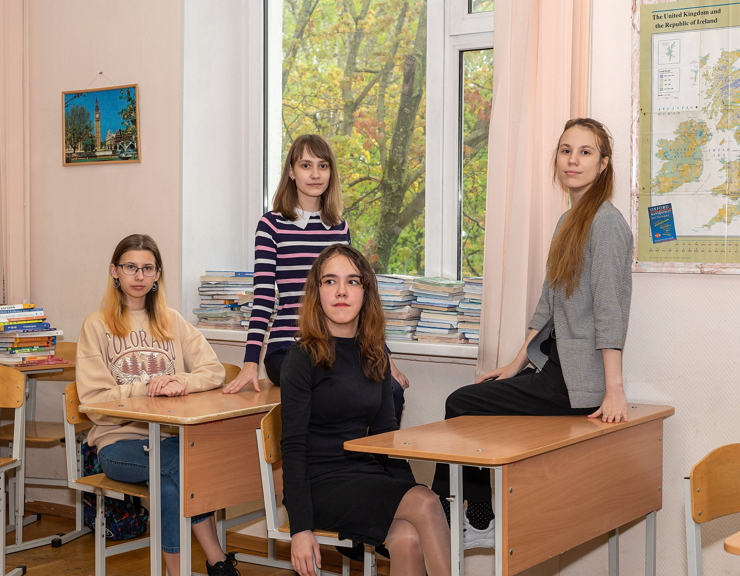 Фотосессия в классе и на территории школы. 9-И класс школа 1413. Детский и семейный фотограф г. Москва Оксана Катаджи