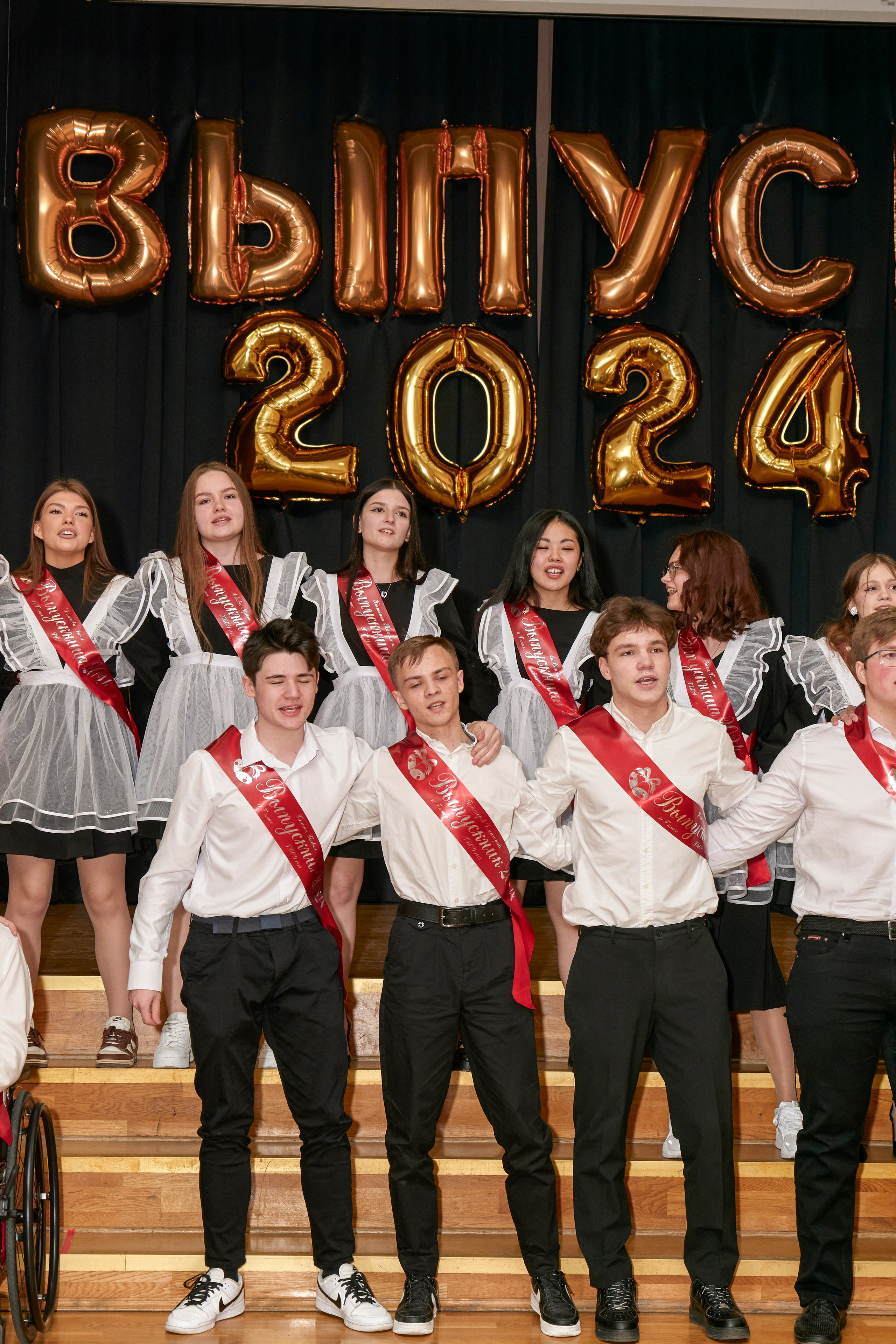 Последний звонок школа 1413. Детский и семейный фотограф г. Москва Оксана Катаджи