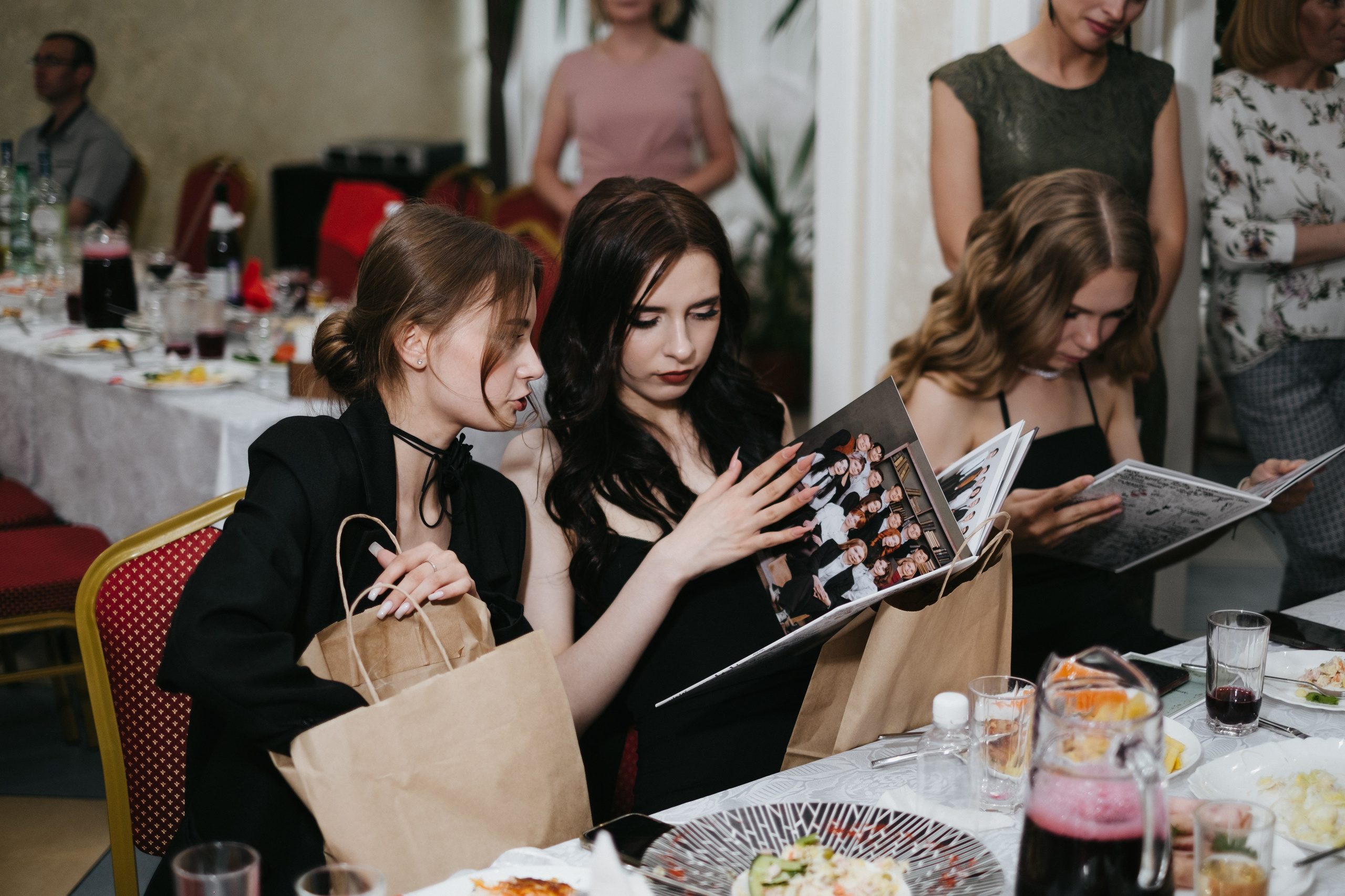 Выпускной 11 класс школы № 30. Свадебный и репортажной фотограф Денис Ожигин в Краснодаре и Краснодарском крае