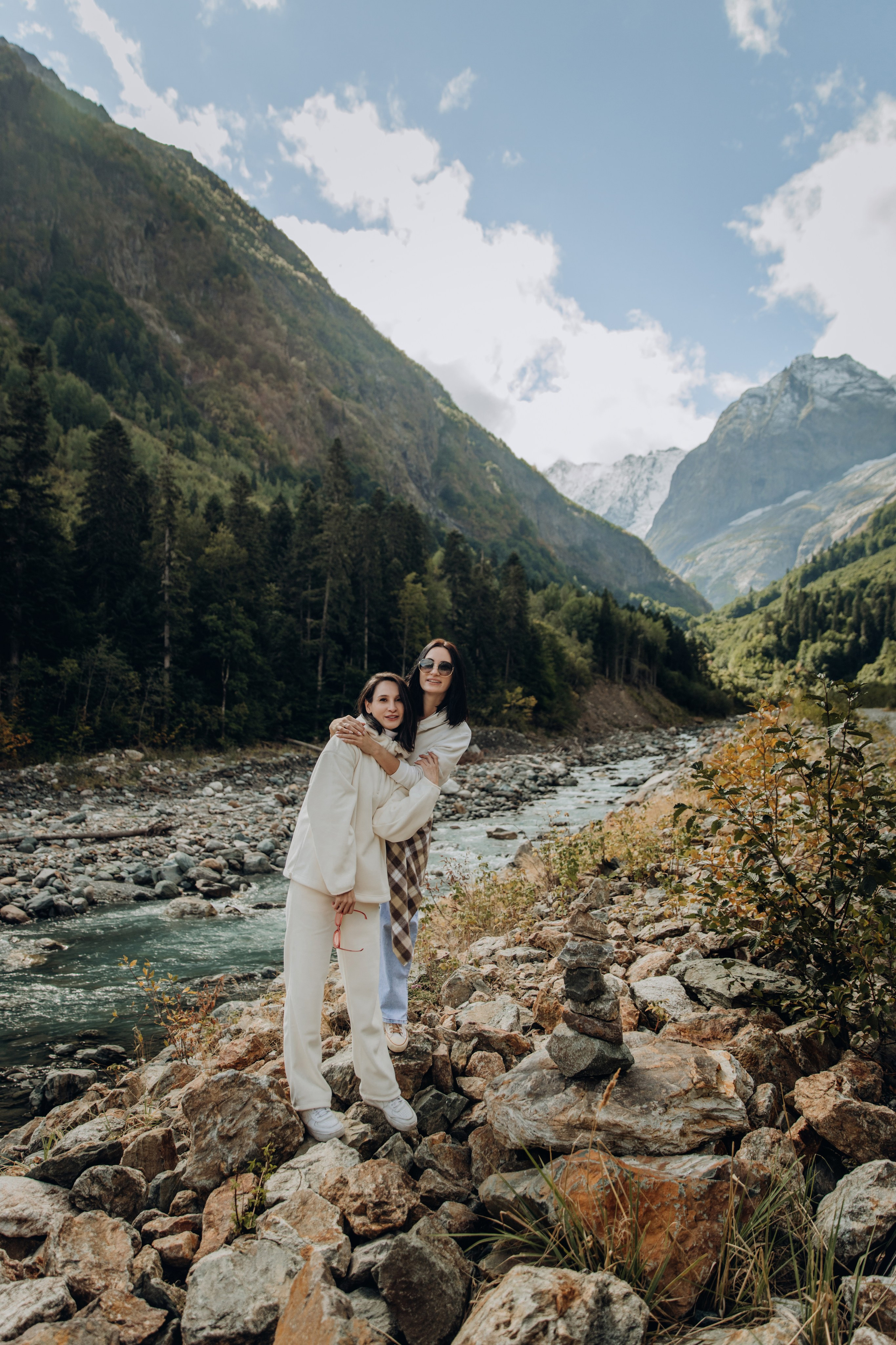 Юля с семьей, Домбай. Портфолио