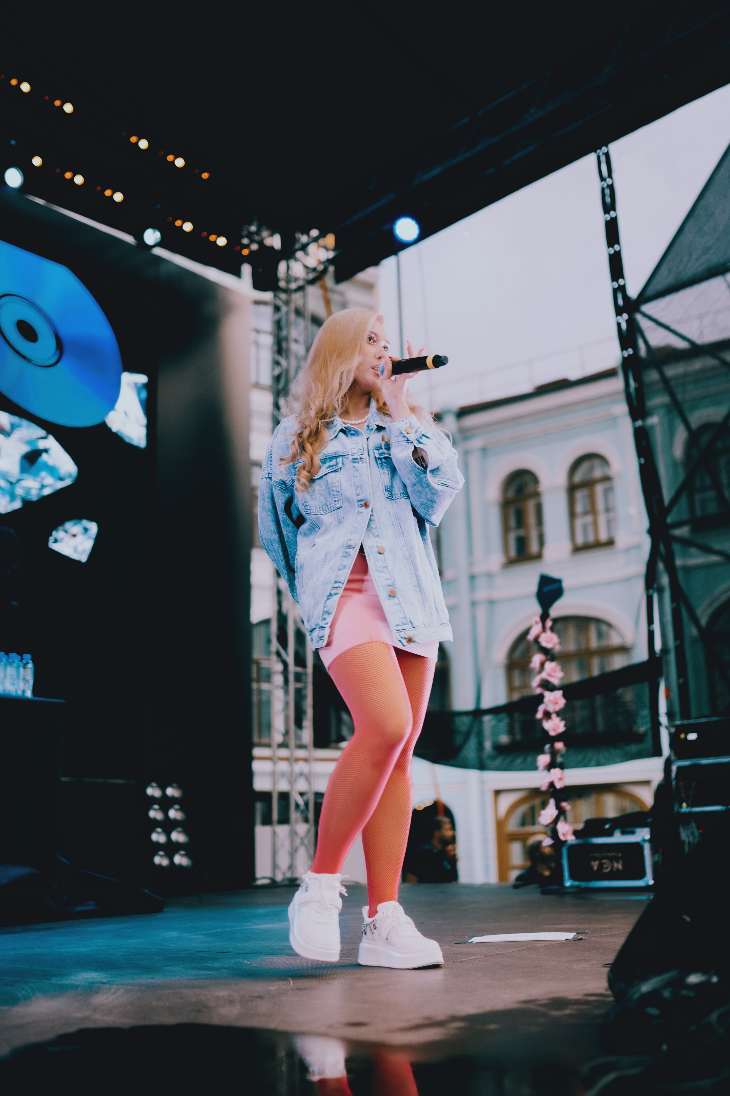 DEAD BLONDE. OPSHI PHOTO