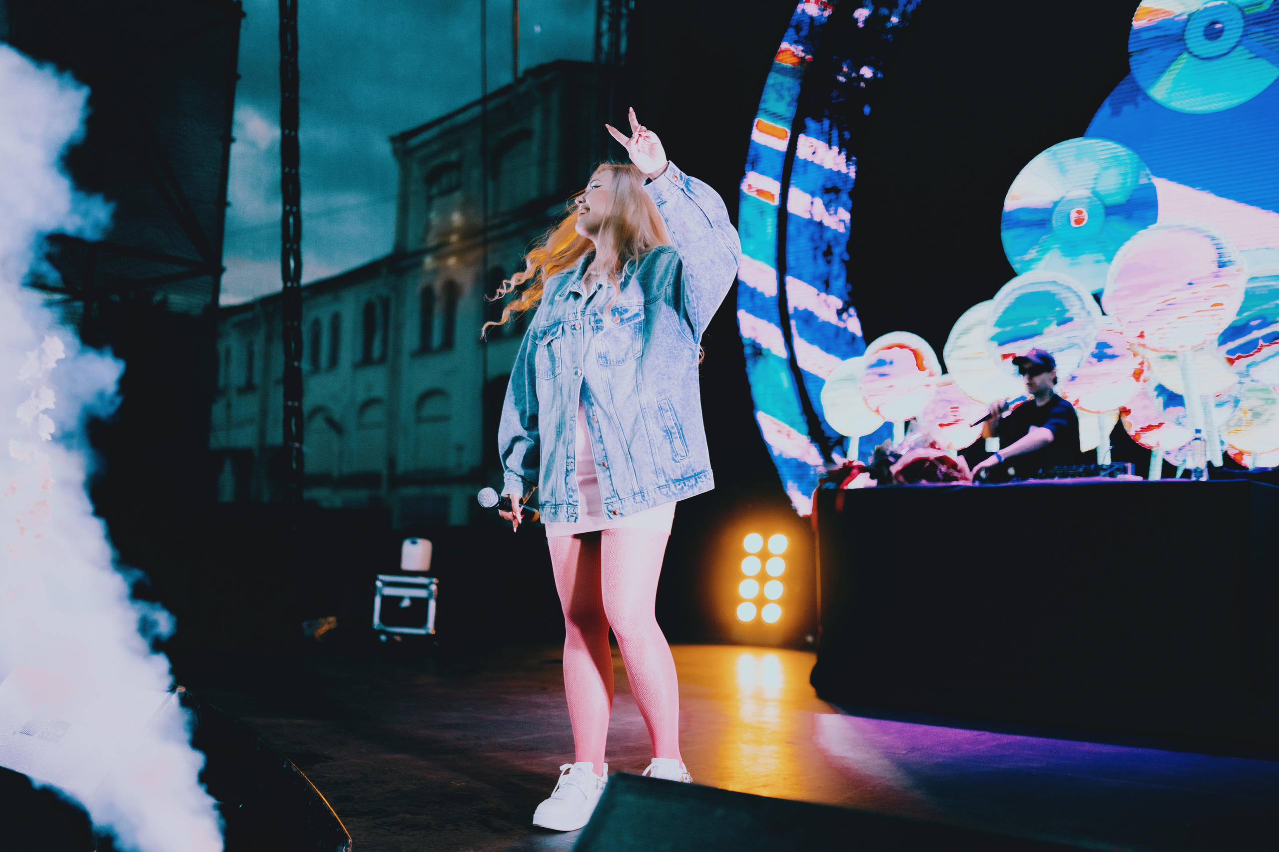 DEAD BLONDE. OPSHI PHOTO