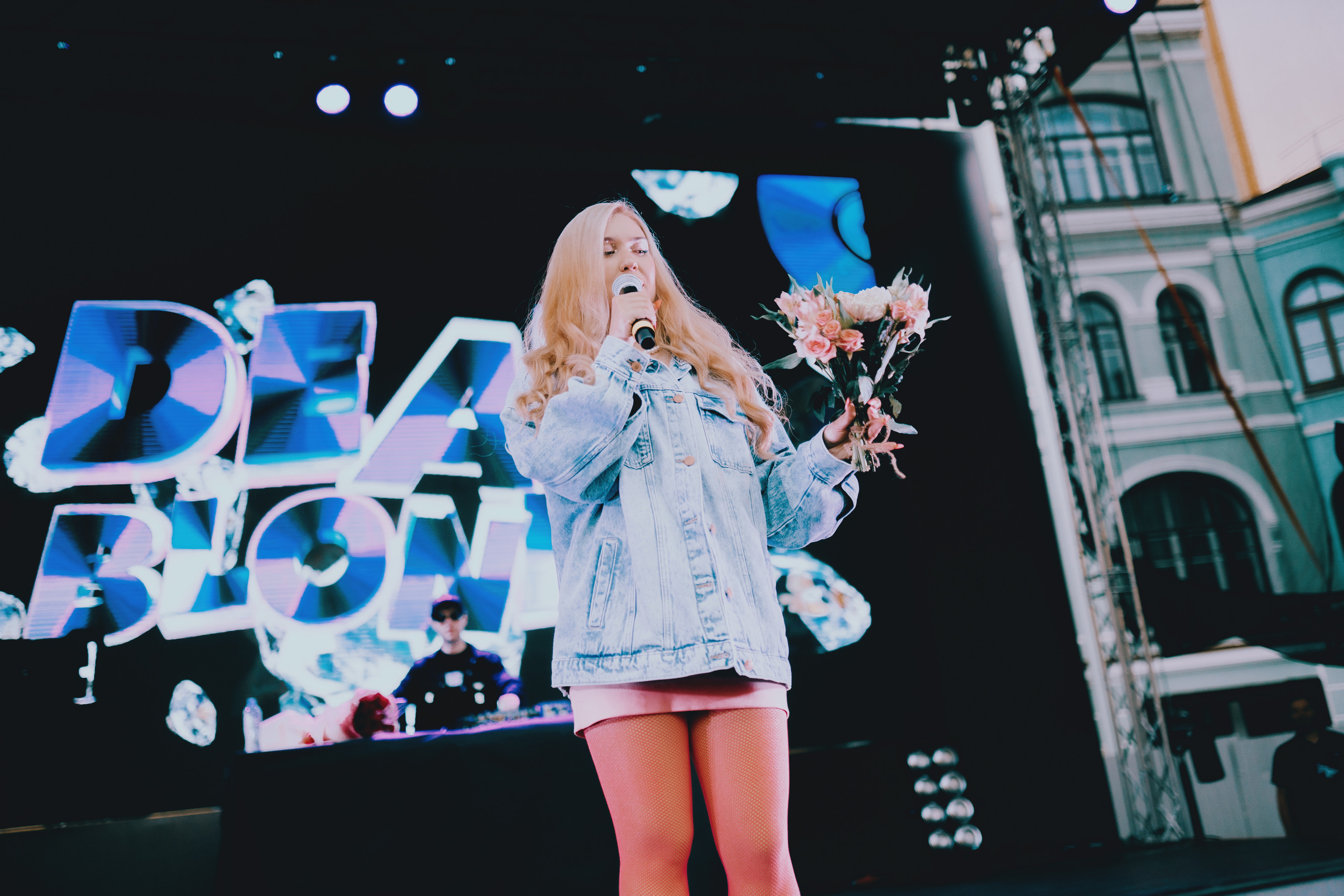 DEAD BLONDE. OPSHI PHOTO