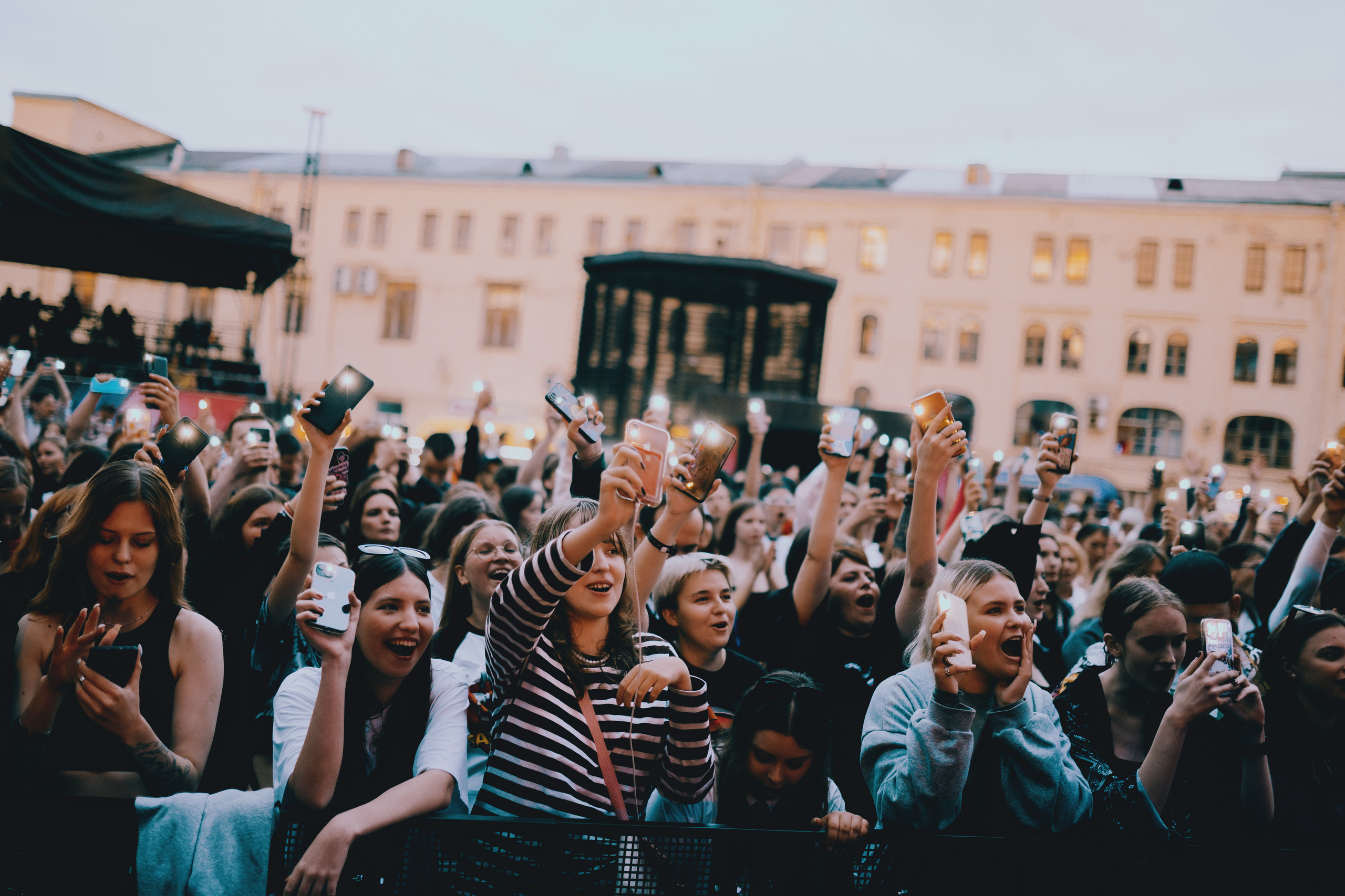 DEAD BLONDE. OPSHI PHOTO