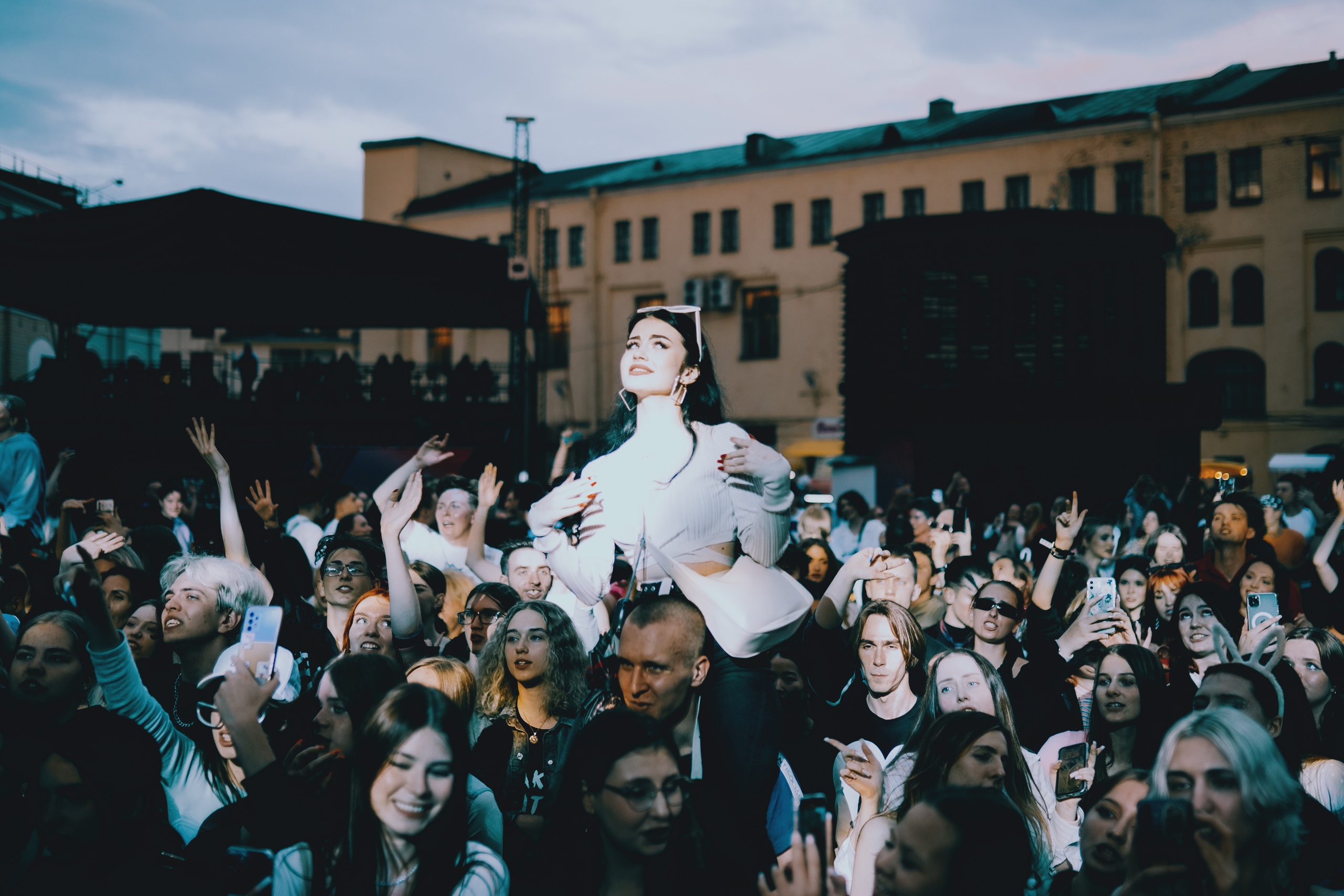 DEAD BLONDE. OPSHI PHOTO