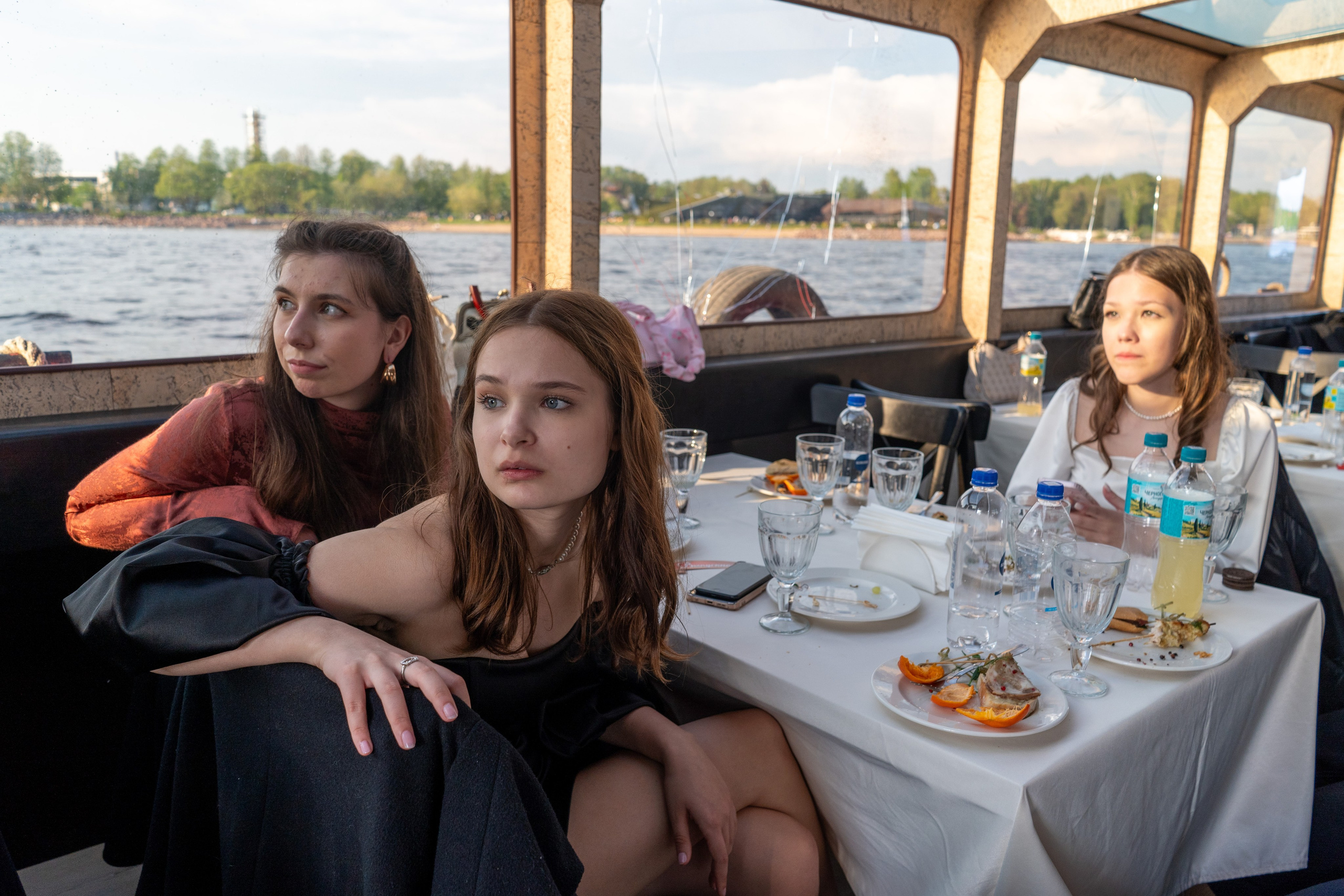 Выпускной на корабле. Фотограф Елизавета Потешкина