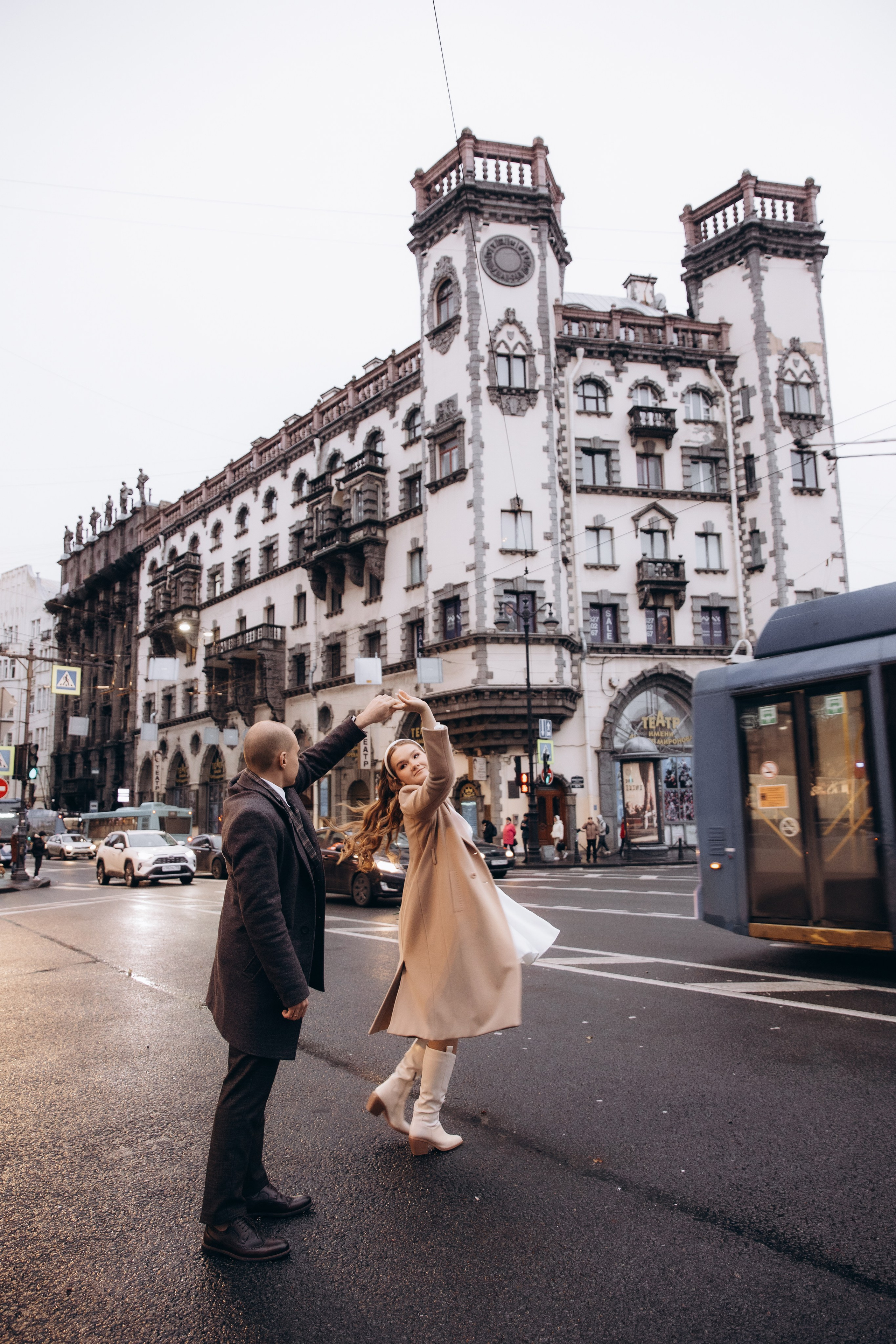 Свадебная фотосессия в загсе Петроградского района и прогулка. Фотограф в Санкт-Петербурге Разиля Идиятуллина