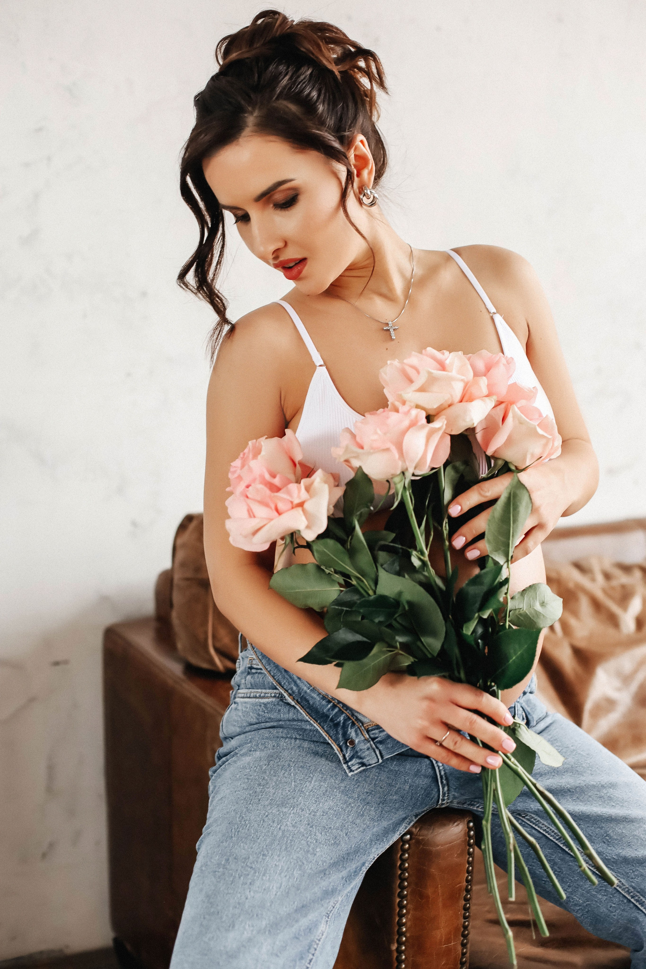 Фотосессия беременности в Москве в студии. Свадебный и семейный фотограф в Москве