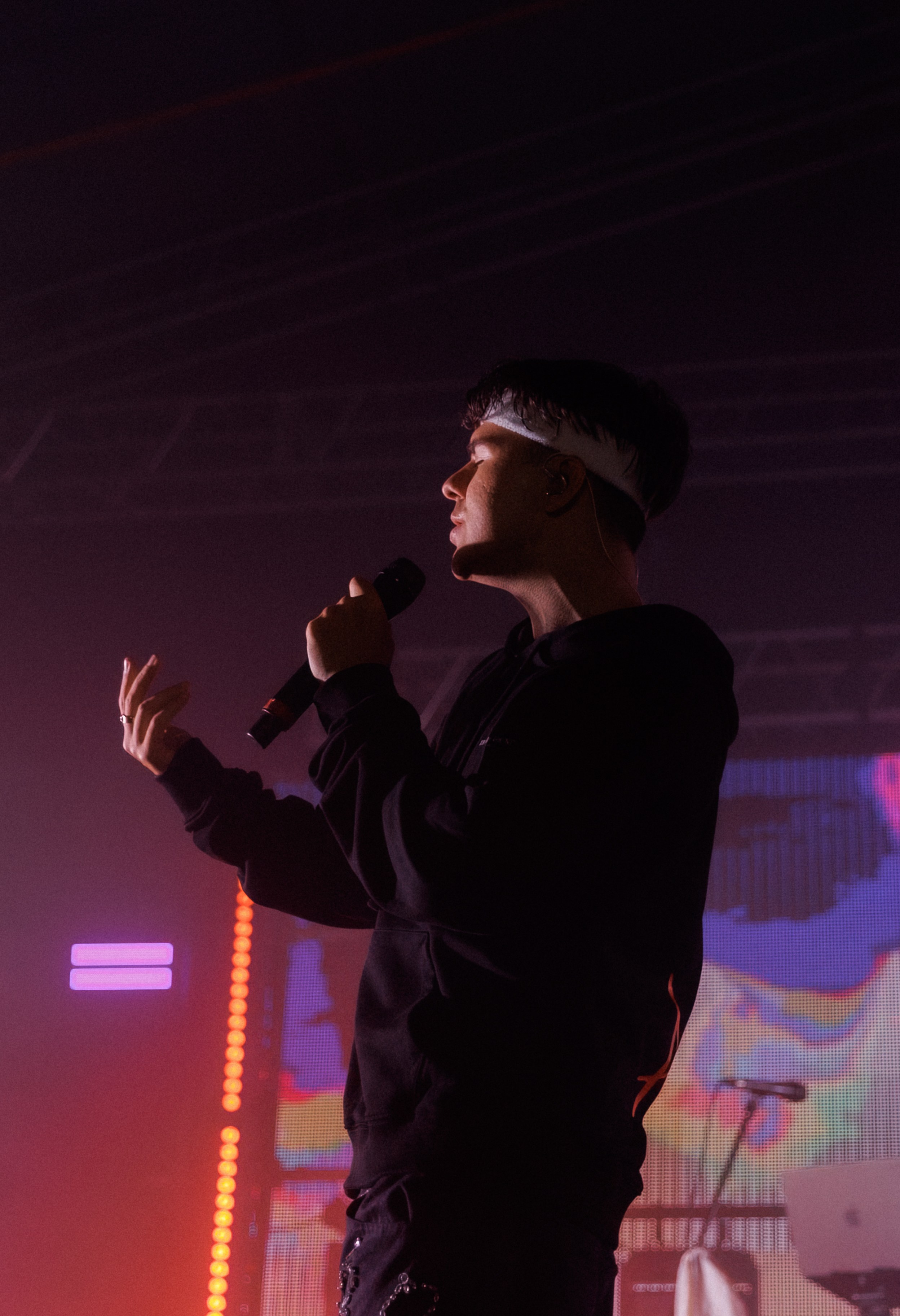 Фотоотчёт и репортаж с концерта группы GAYAZOV$ BROTHER$. Красильников Евгений — профессиональный фотограф в Ростове-на-Дону