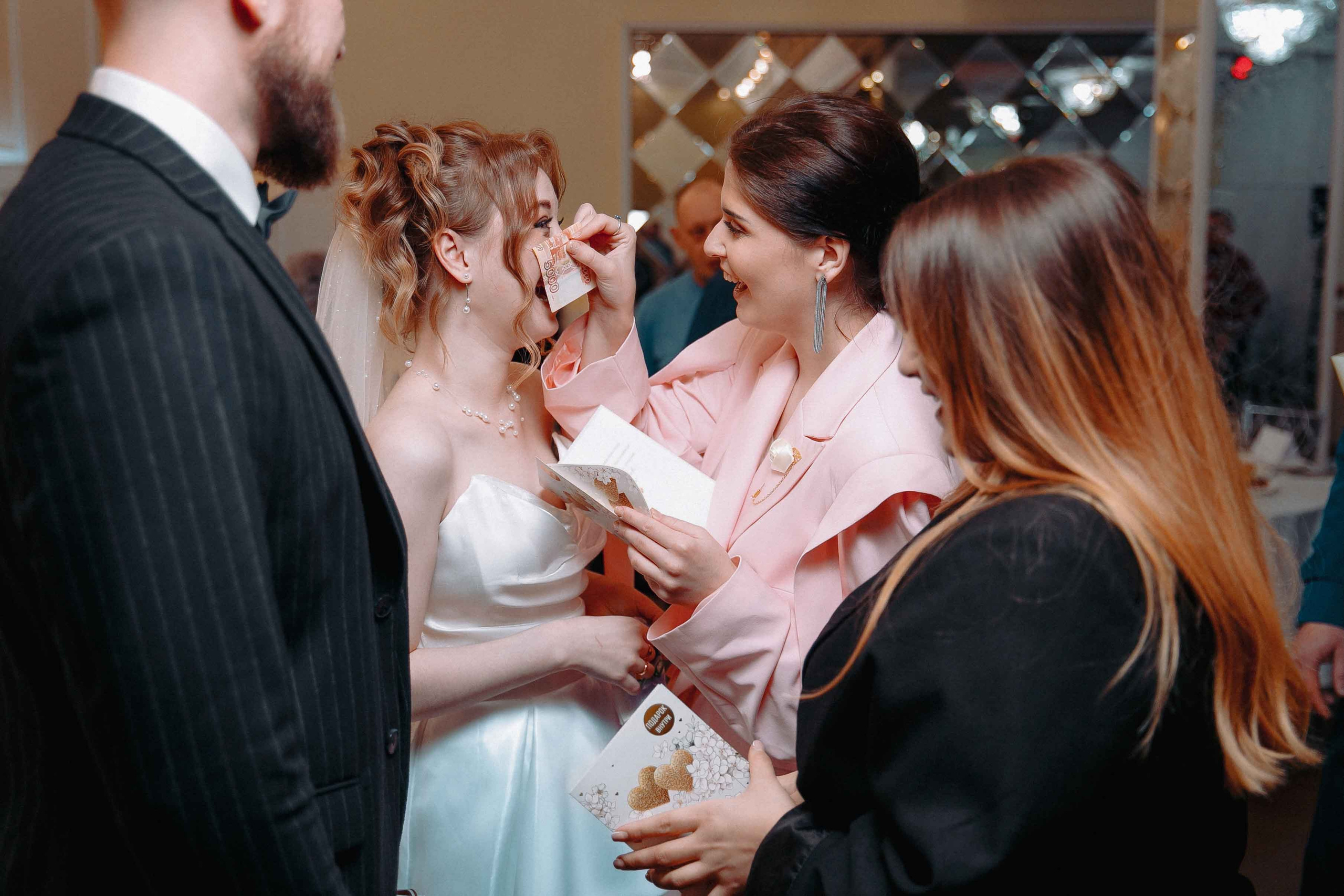 Загс + площадка. Ваш репортажный фотограф Артемий Антонов