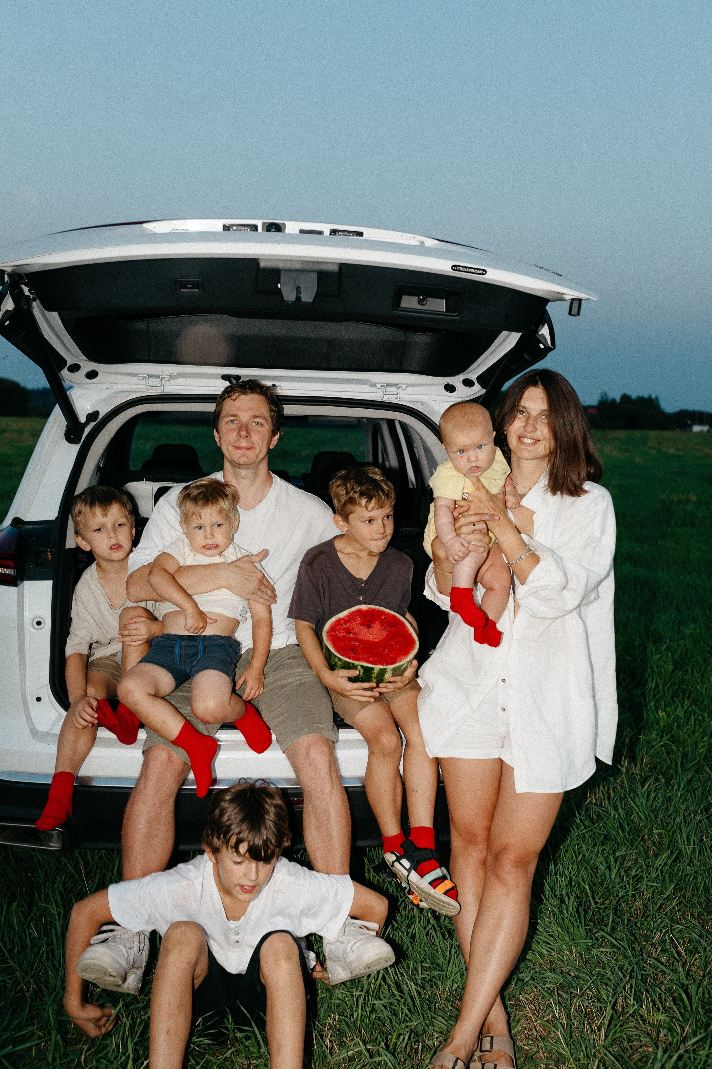 Фотосессия с красными мячами. Семейный фотограф Маша Тимофеева | Москва