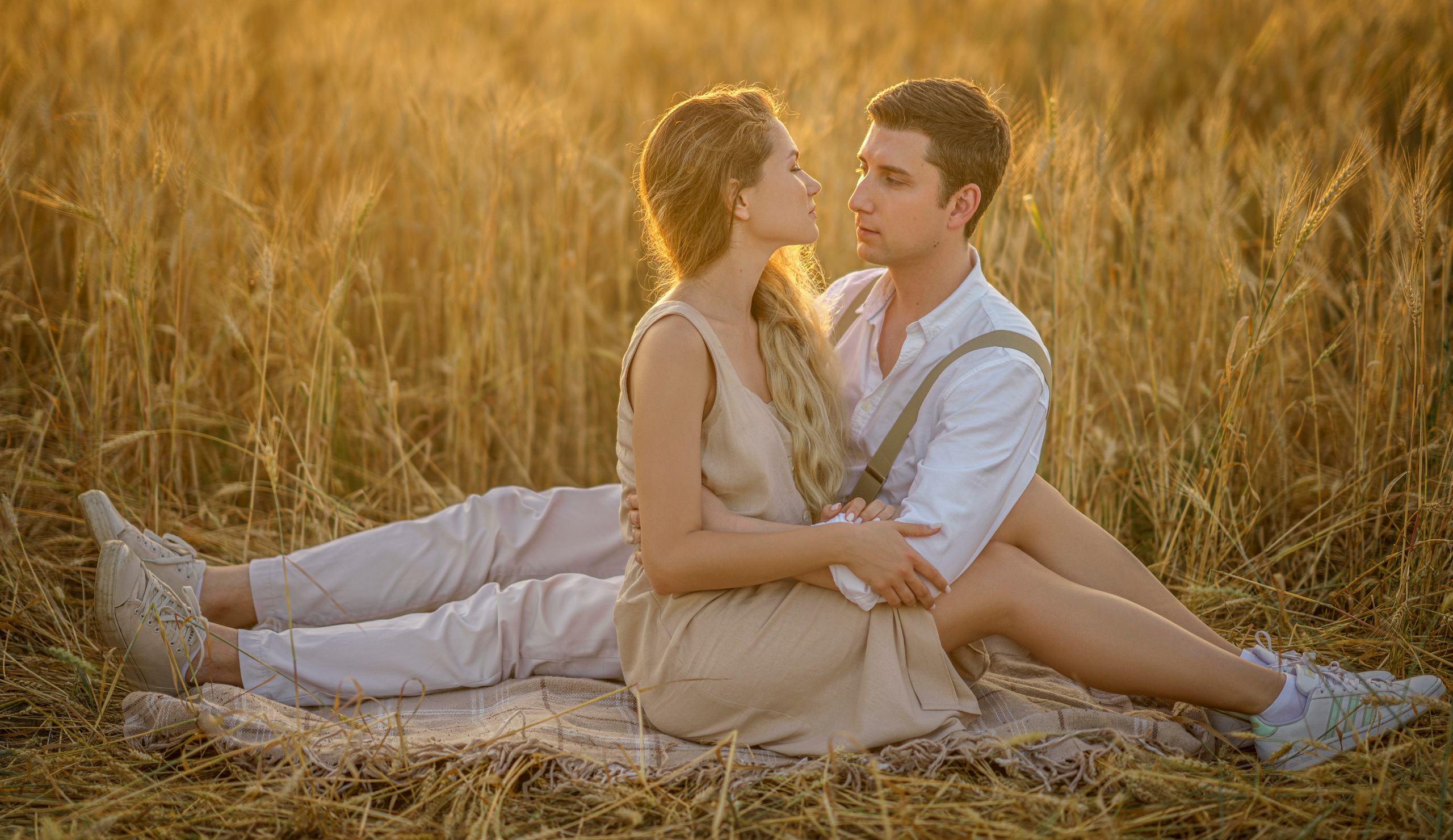 Lovestory в пшенице. Фотограф Сергей Танков