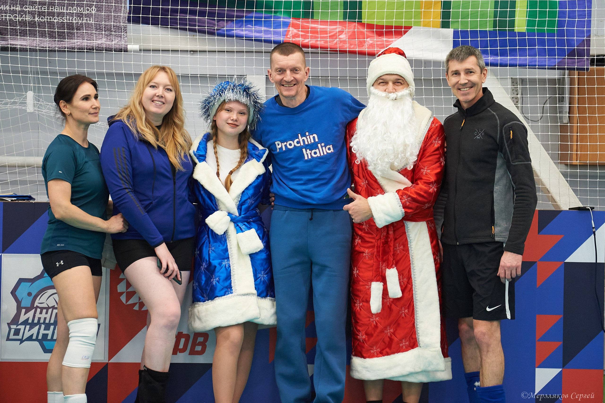 Новогодний волейбольный турнир. Ижевск. 16.12.23. Спортивный репортажный фотограф в Ижевске Сергей Мерзляков