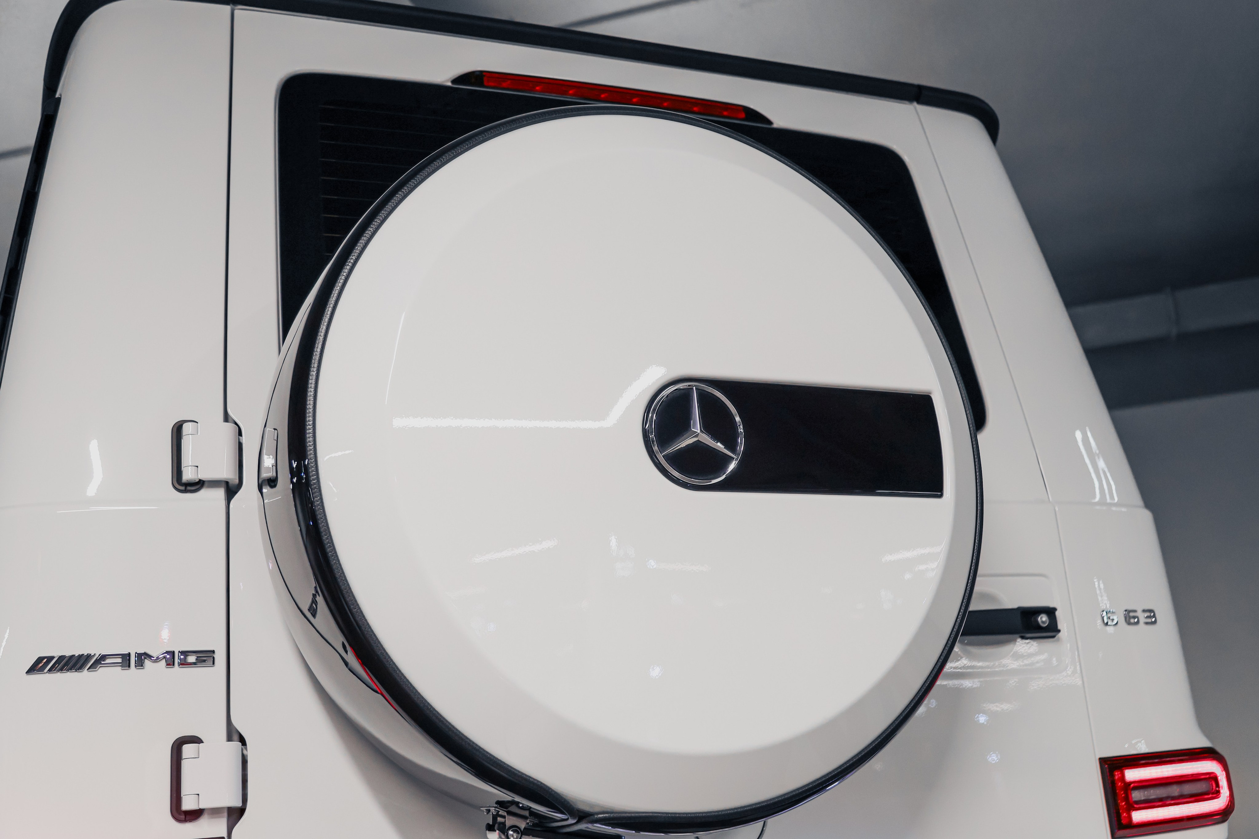 2022 MERCEDES BENZ G63 AMG $235,000 / 16,414 KM ODOMETER. Mixturecaptures