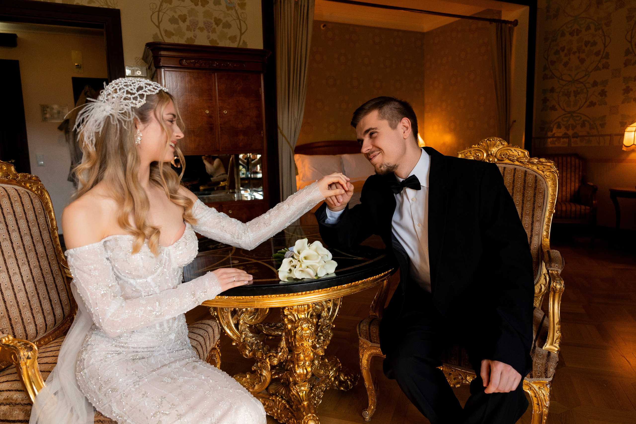 Свадебная фотосессия в отеле Метрополь. Свадебный фотограф в Москве Анна Полушина