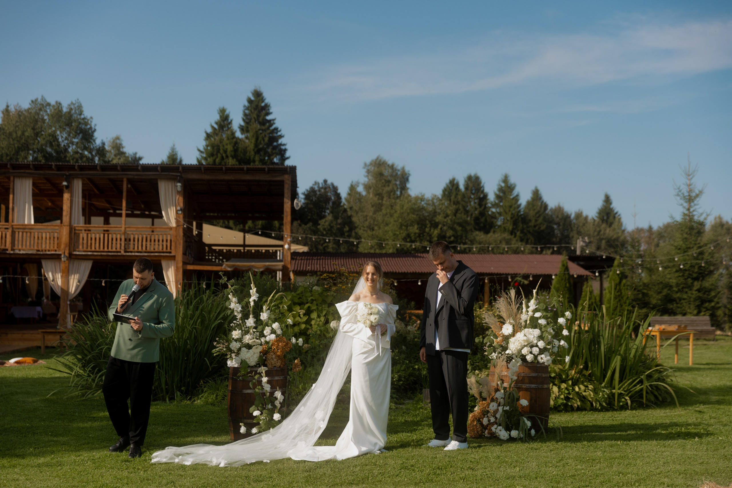 Алиса и Слава, роспись в Москве и вечеринка на природе, подальше от города. Фотограф в Москве Екатерина Черненко