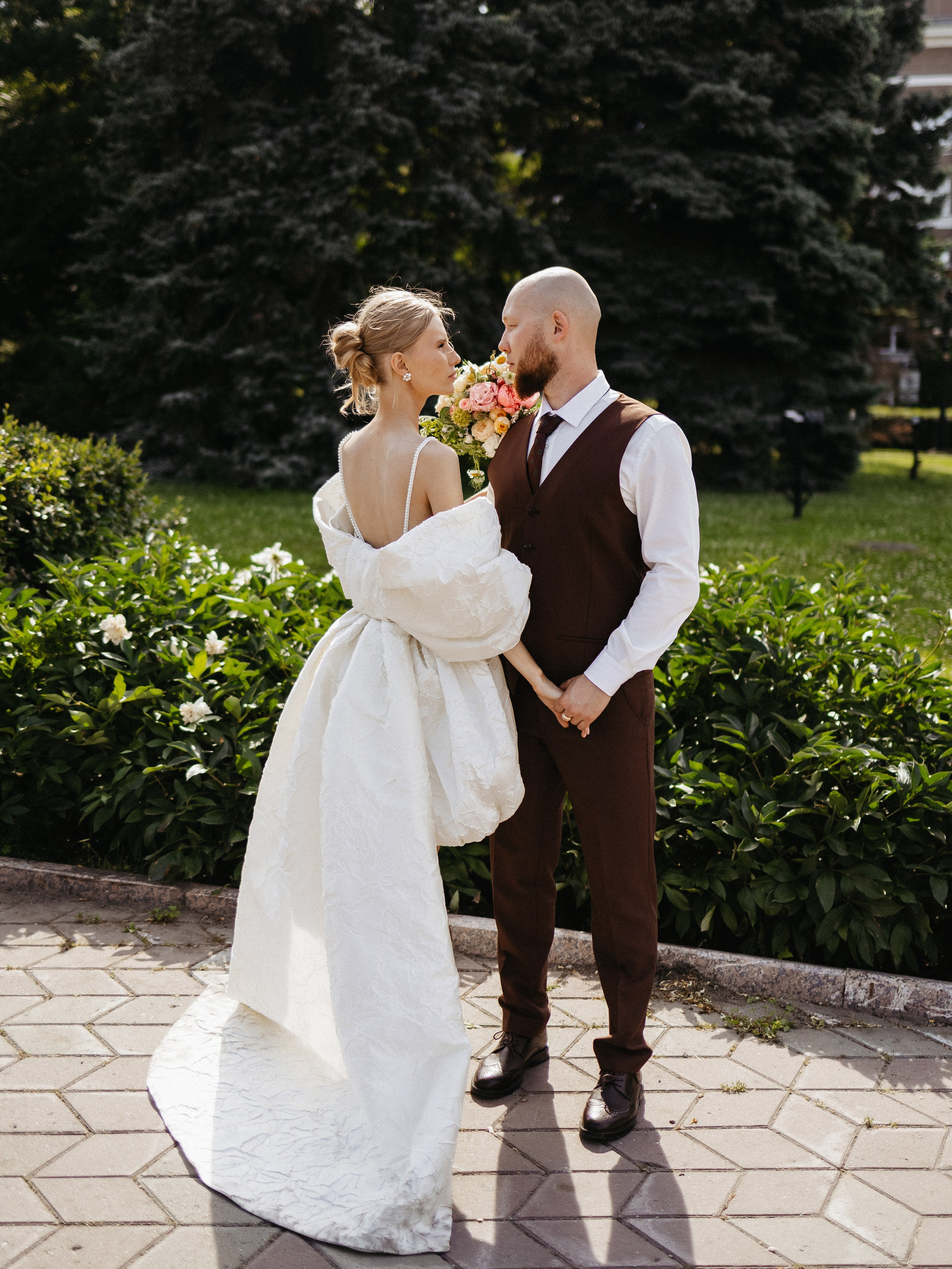 Денис и Мария|Прогулочная по городу. Свадебный фотограф Челябинск Зиненко Виктория