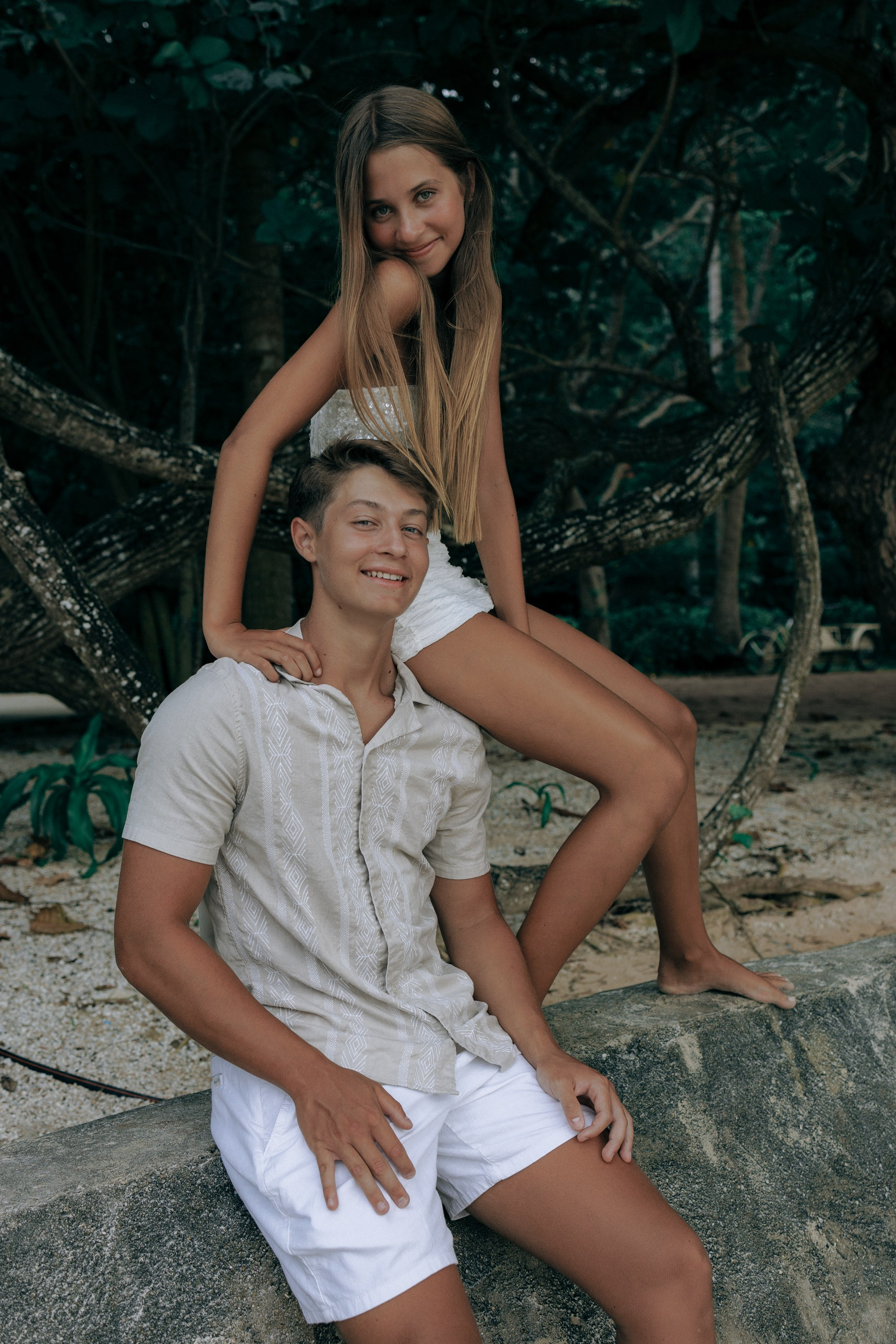 Family photographer portfolio in Thailand Phuket Samui Phangan Bangkok. Fedor Lemeshko — Destination Wedding and Family Lifestyle photographer