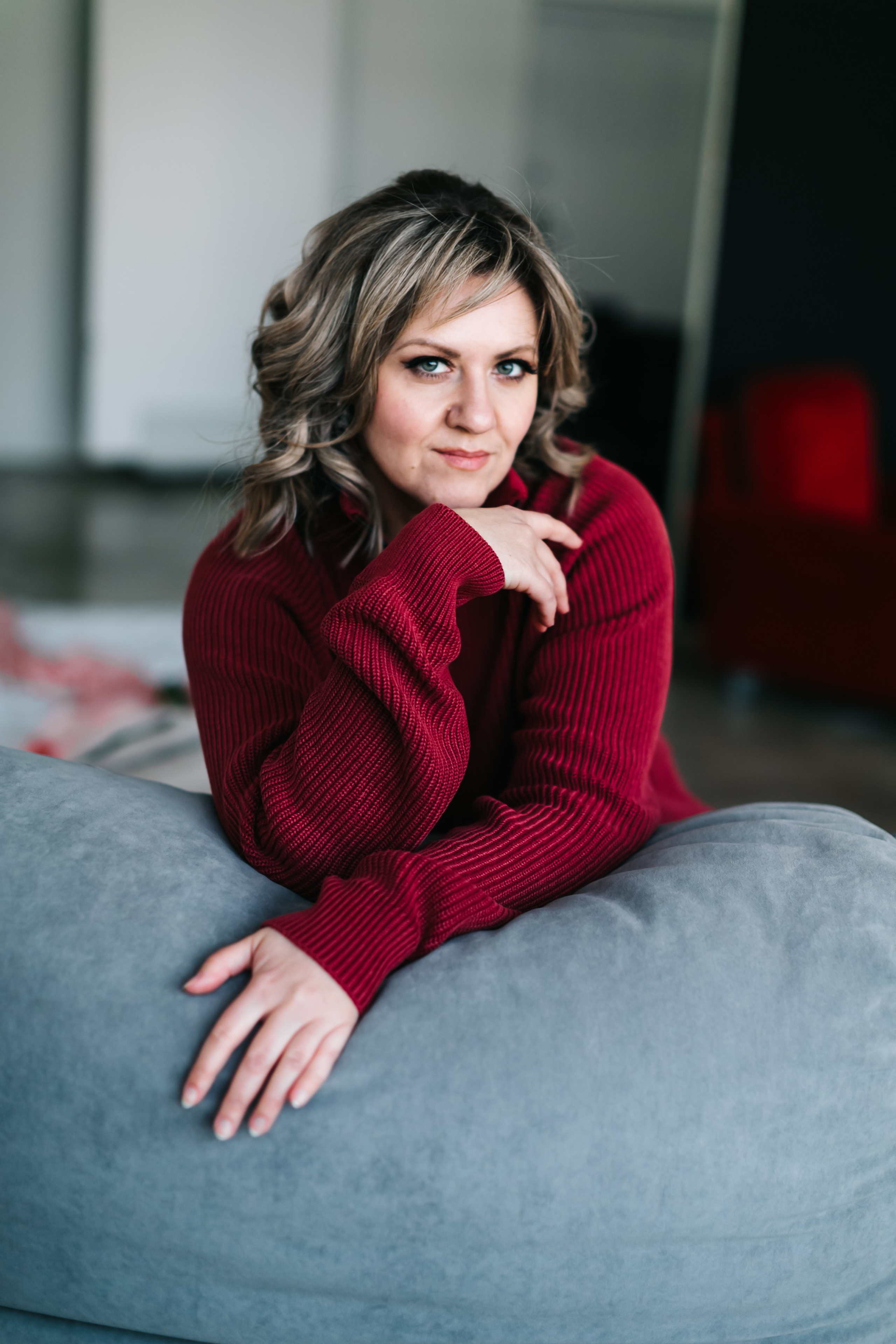 алёна малахова фотограф новосибирск семейный детский домашняя фотосессия в новосибирске день рождения репортажная съёмка фотосессия с лошадьми на конюшне деревня алтай  на природе фотосессия в детском саду мама и сын предложение руки и сердца идея  помолвка фотосессия берег закат детский день рождения годик торт аниматор лофт игровая продолжение следует prodoljenie_sleduet_  корпоратив тимбилдинг первоклашка линейка  контент  бизнес портрет оперный новат франция берет весна девушка