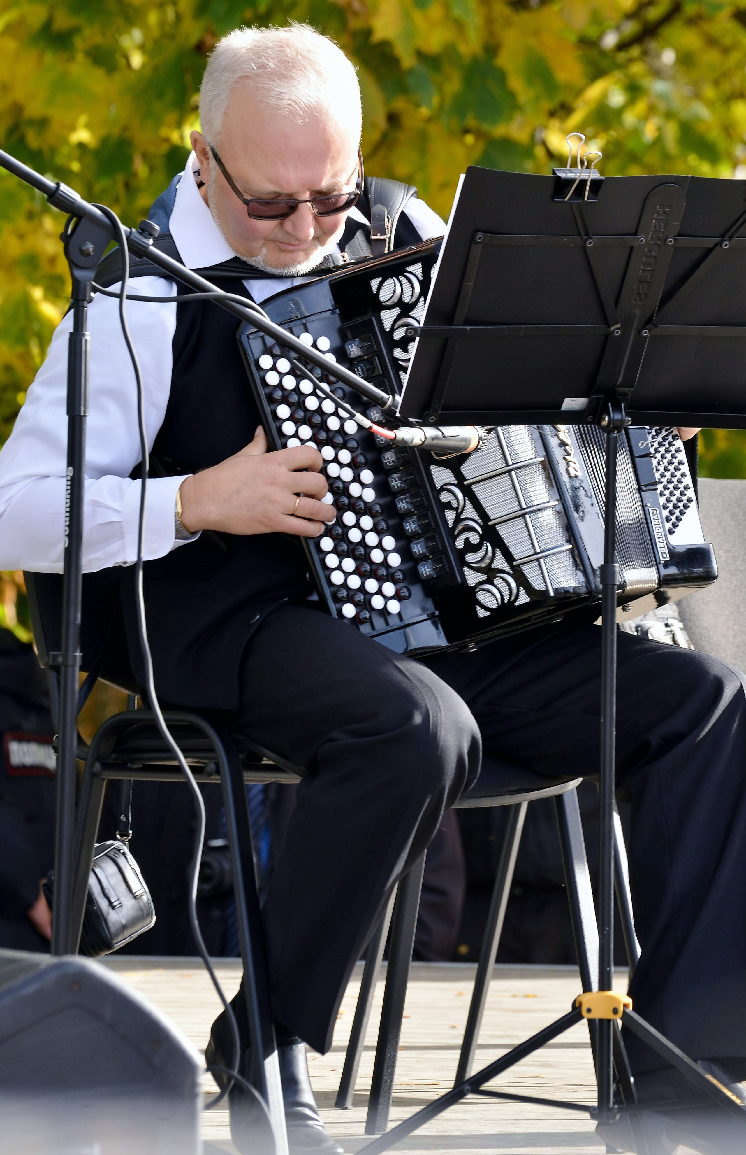 Евгений Дятлов. ФОТОГРАФ ВАШИХ МЕРОПРИЯТИЙ РЯЗАНЬ СЕРГЕЙ КЛЮЕВ Концертная фотография близка к репортажу и портретной съемке