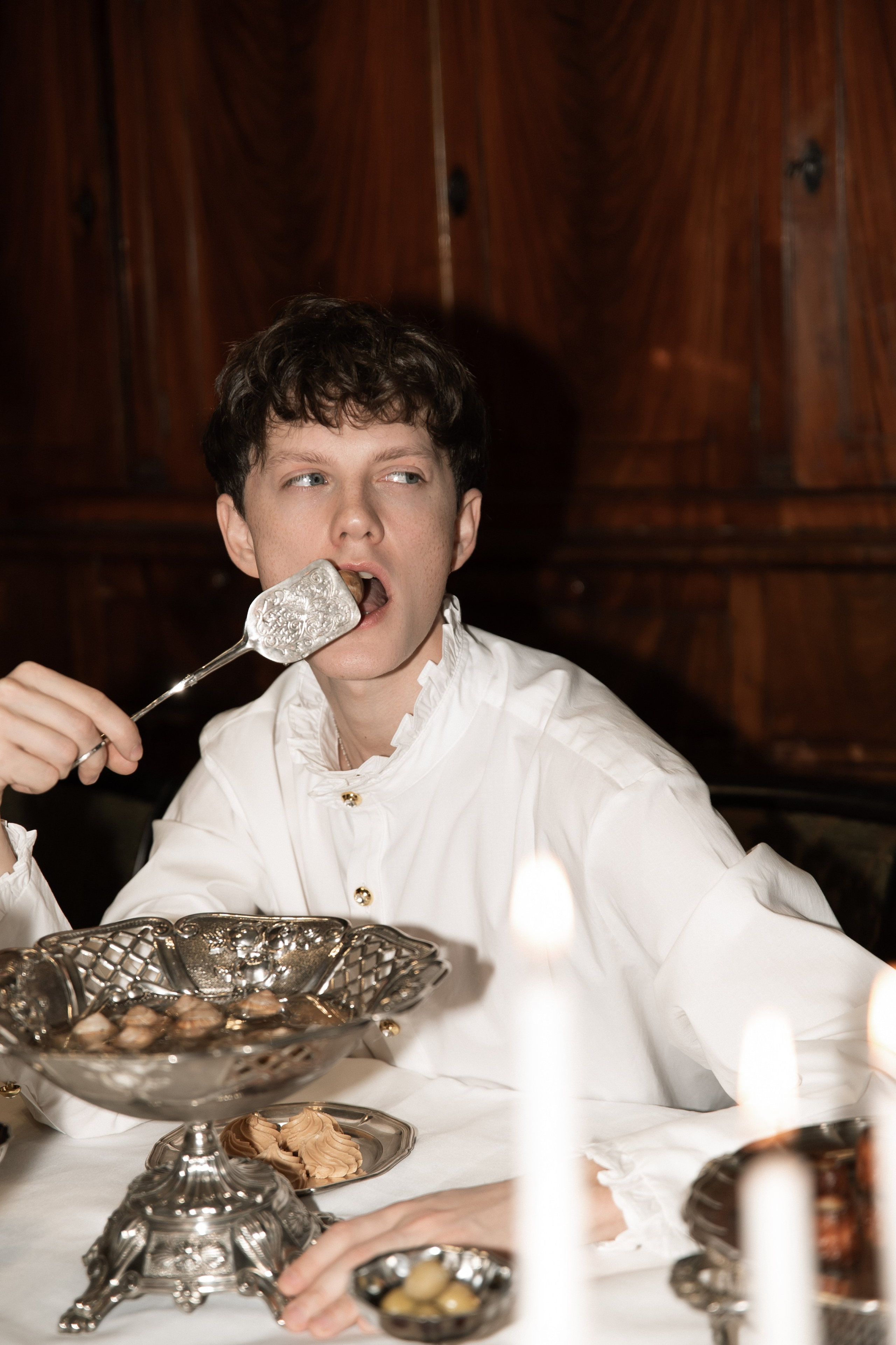 Свадебная съемка в исторической квартире на Чистых прудах. Ярослава Ерина — свадебный фотограф в Москве