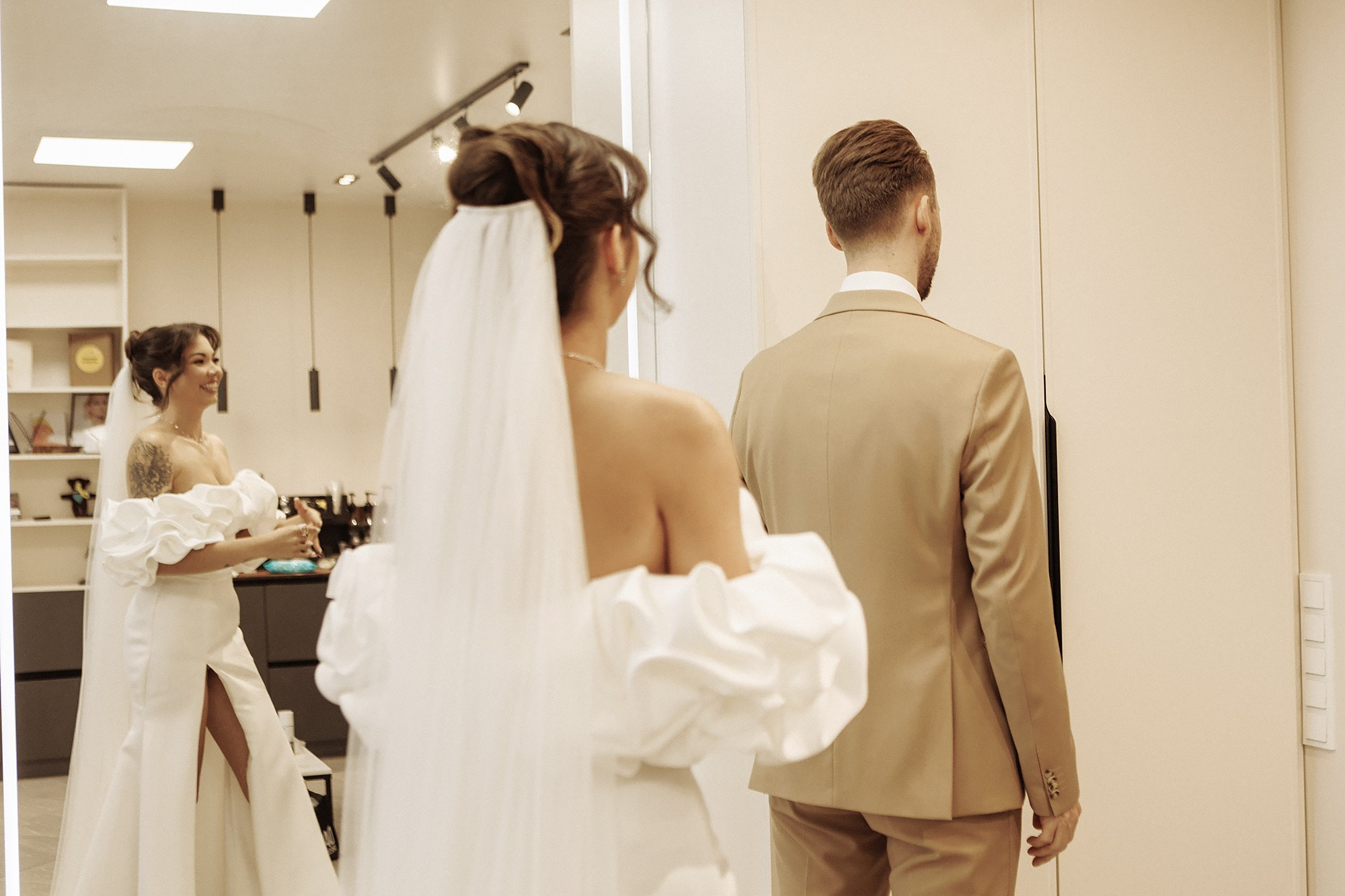 Саша и Вика 5.09.25. Свадебный фотограф Владивосток Алина Гевондова