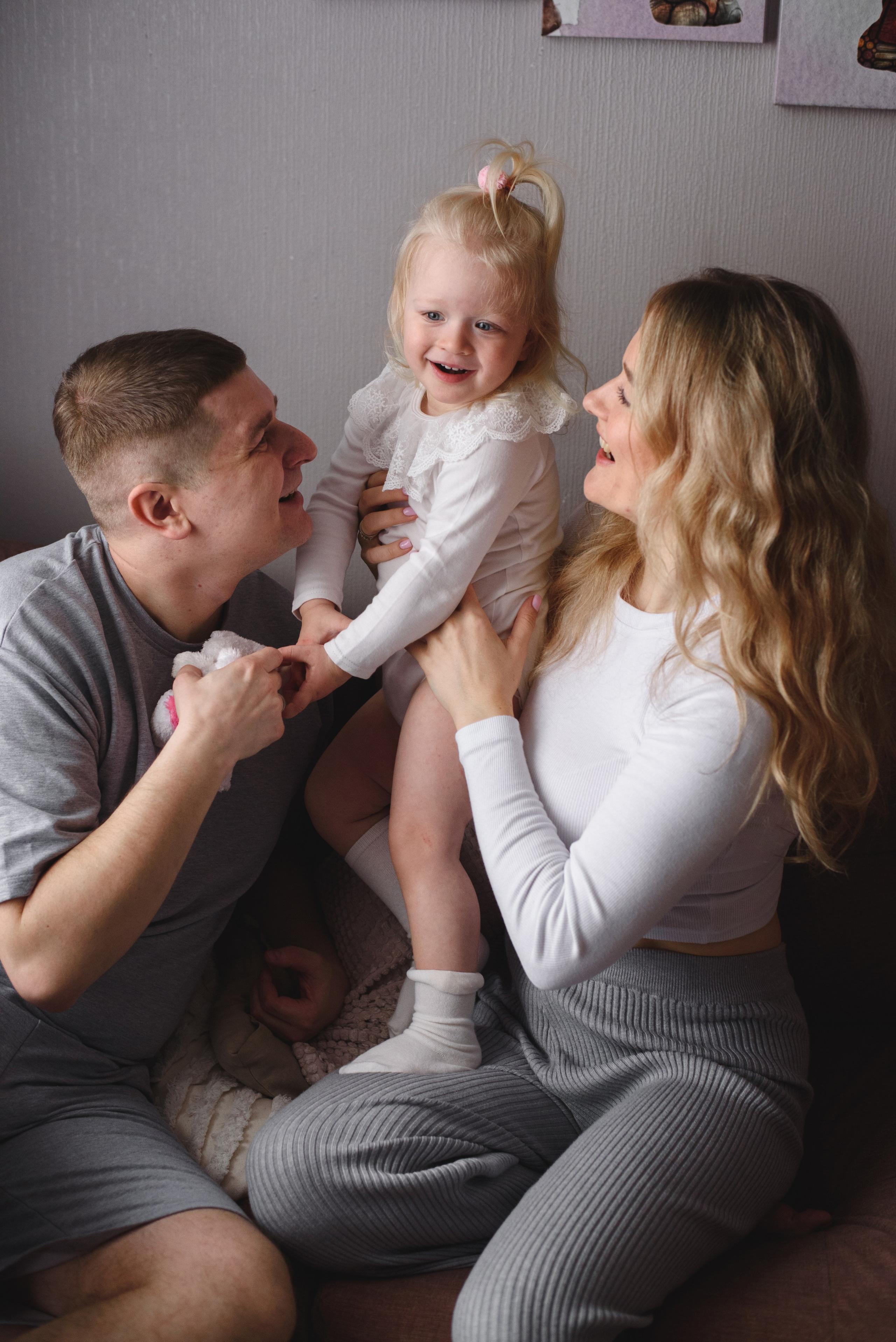 Home photo shoots in Montenegro. Photographer of newborns and children up to a year in Montenegro