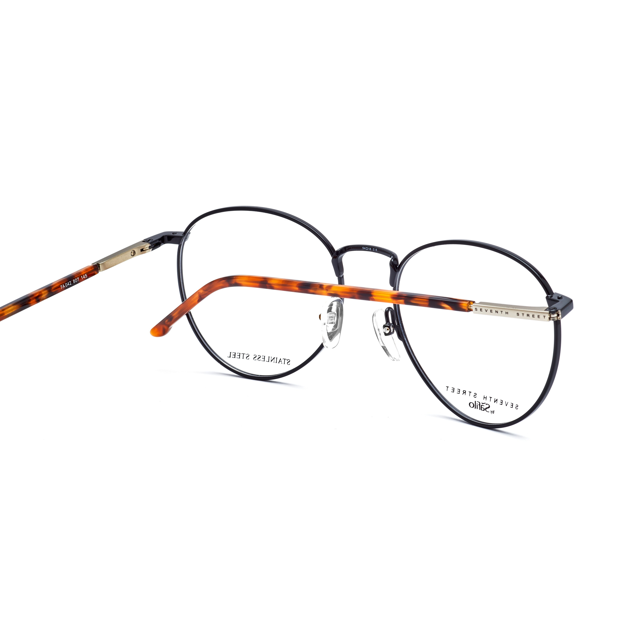 Очки. Предметная фотосъемка в Алматы. Предметный фотограф для маркетплейстов Артур Ахмадиев