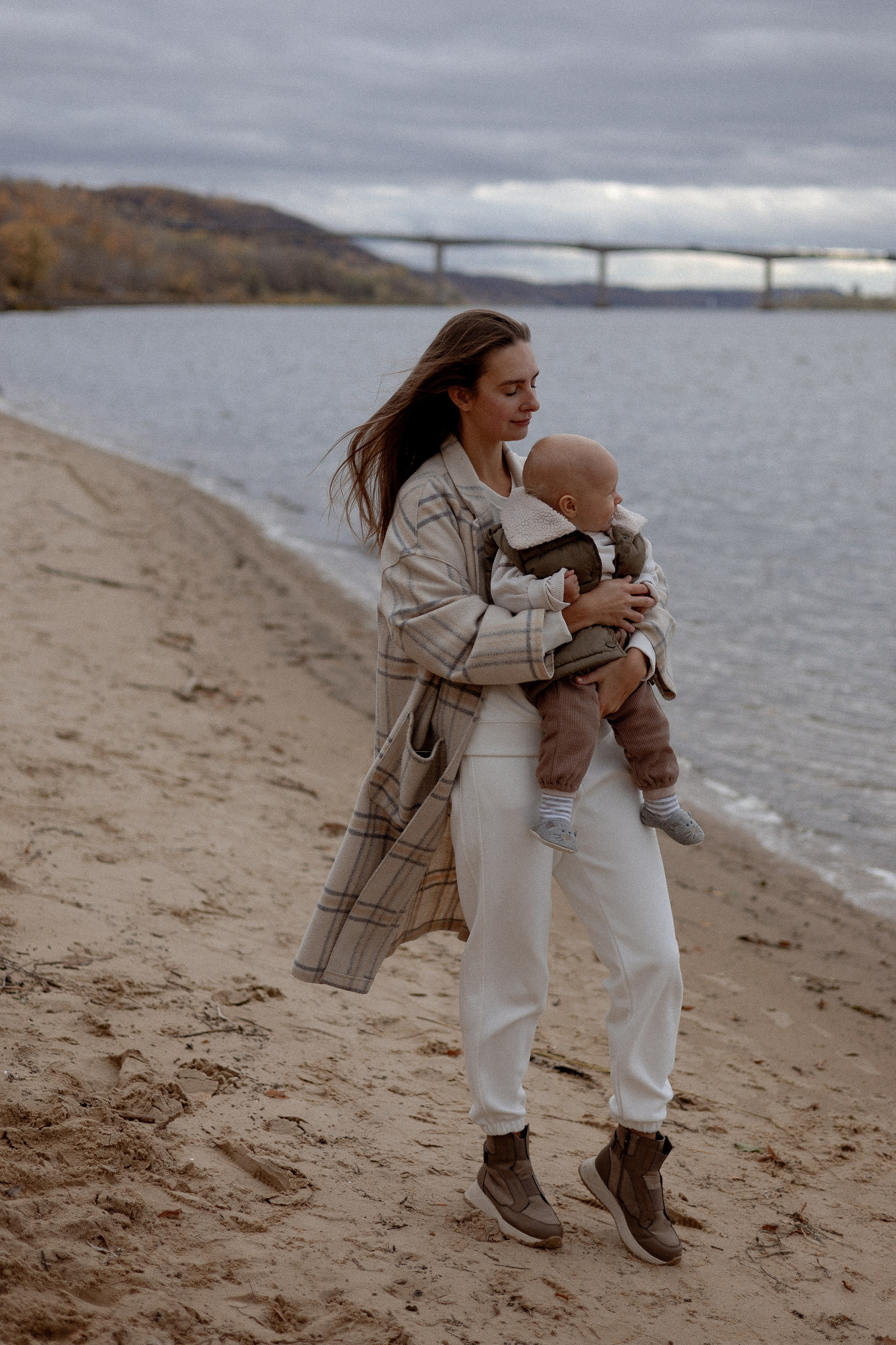 Прогулка у реки. Свадебный и семейный фотограф Ксения Маллер