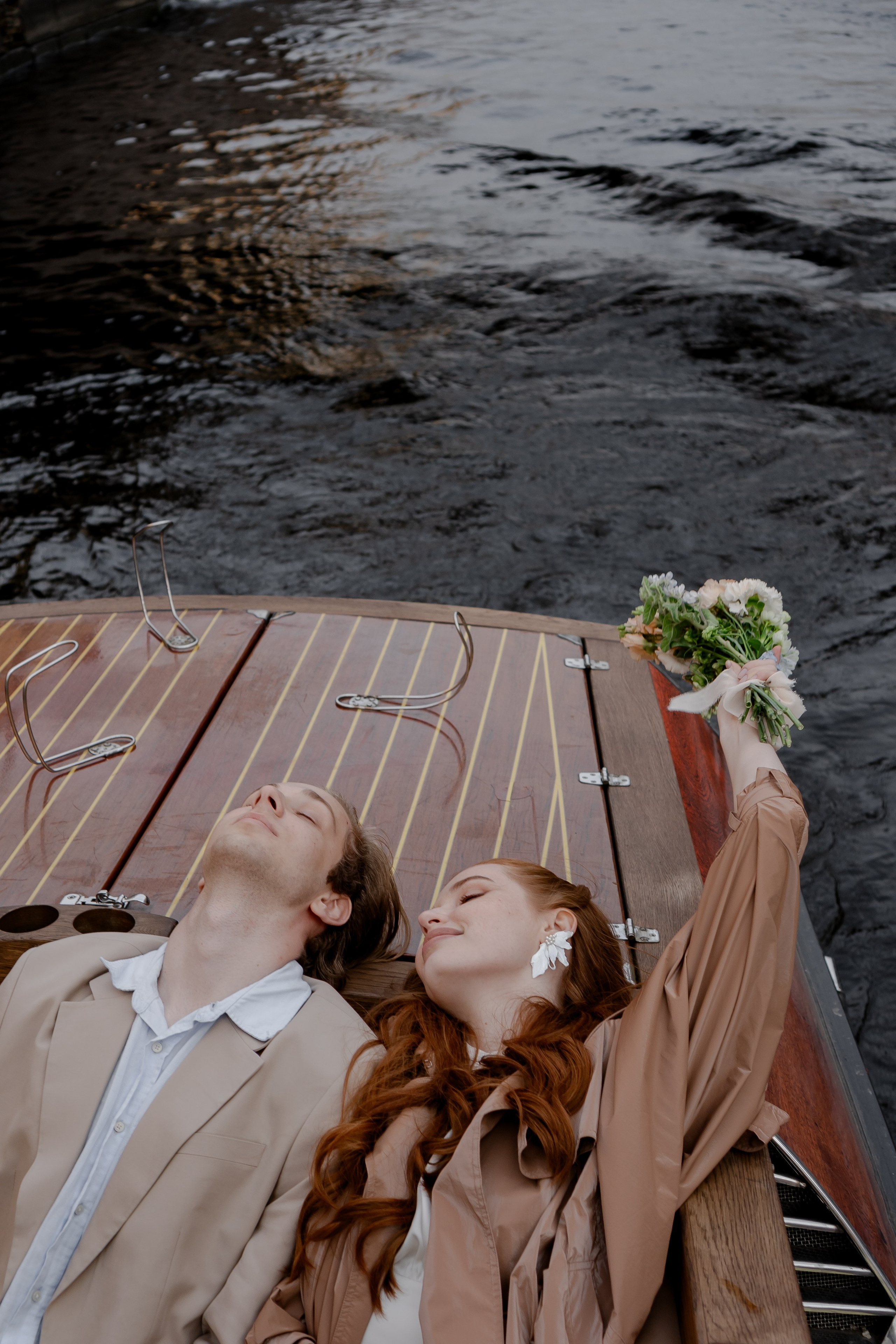 СВАДЕНБНАЯ СЬЕМКА НА КАТЕРЕ ПО КАНАЛАМ САНКТ-ПЕТЕРБУРГА И В АКВАТОРИИ НЕВЫ. Профессиональный фотограф, Санкт-Петербург — Виктория Богомолова