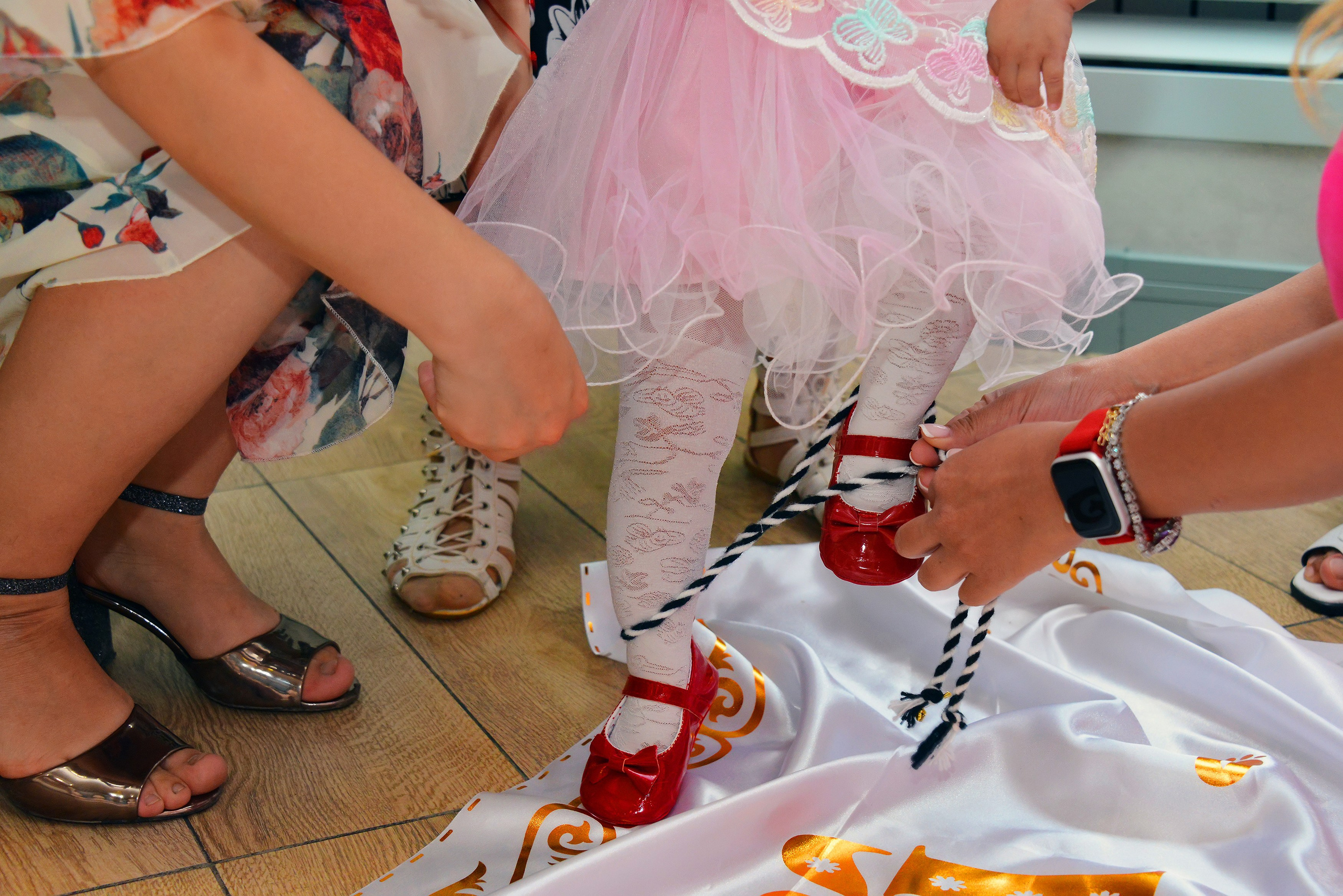 Дети-5 (Адель-1годик). Фотосъёмка. Фотограф Сергей Авдеев-семейный и детский фотограф в Алматы