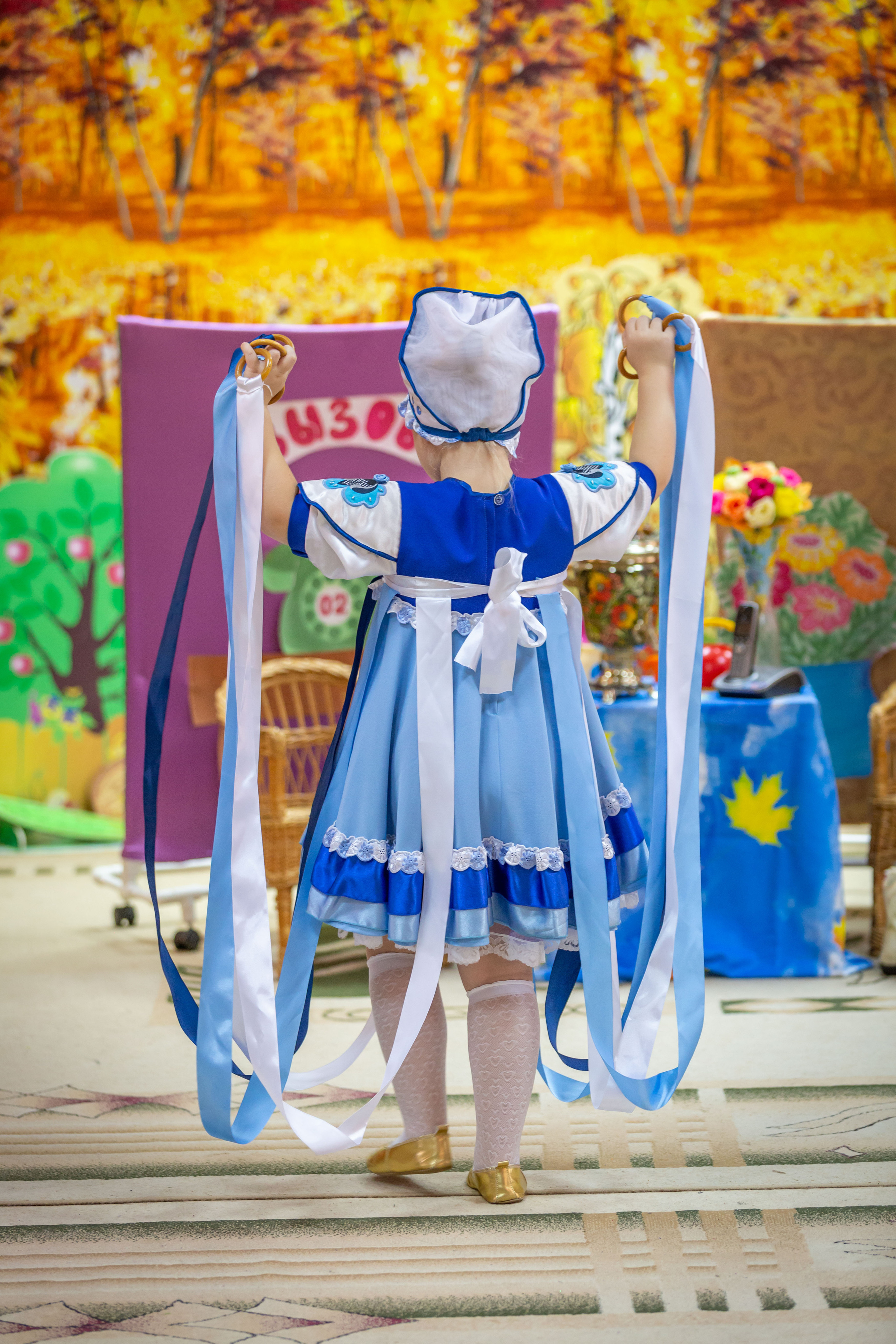 Репортаж осеннего утренника «Муха-Цокотуха». Школьный и детсадовский фотограф Москва. Детский фотограф