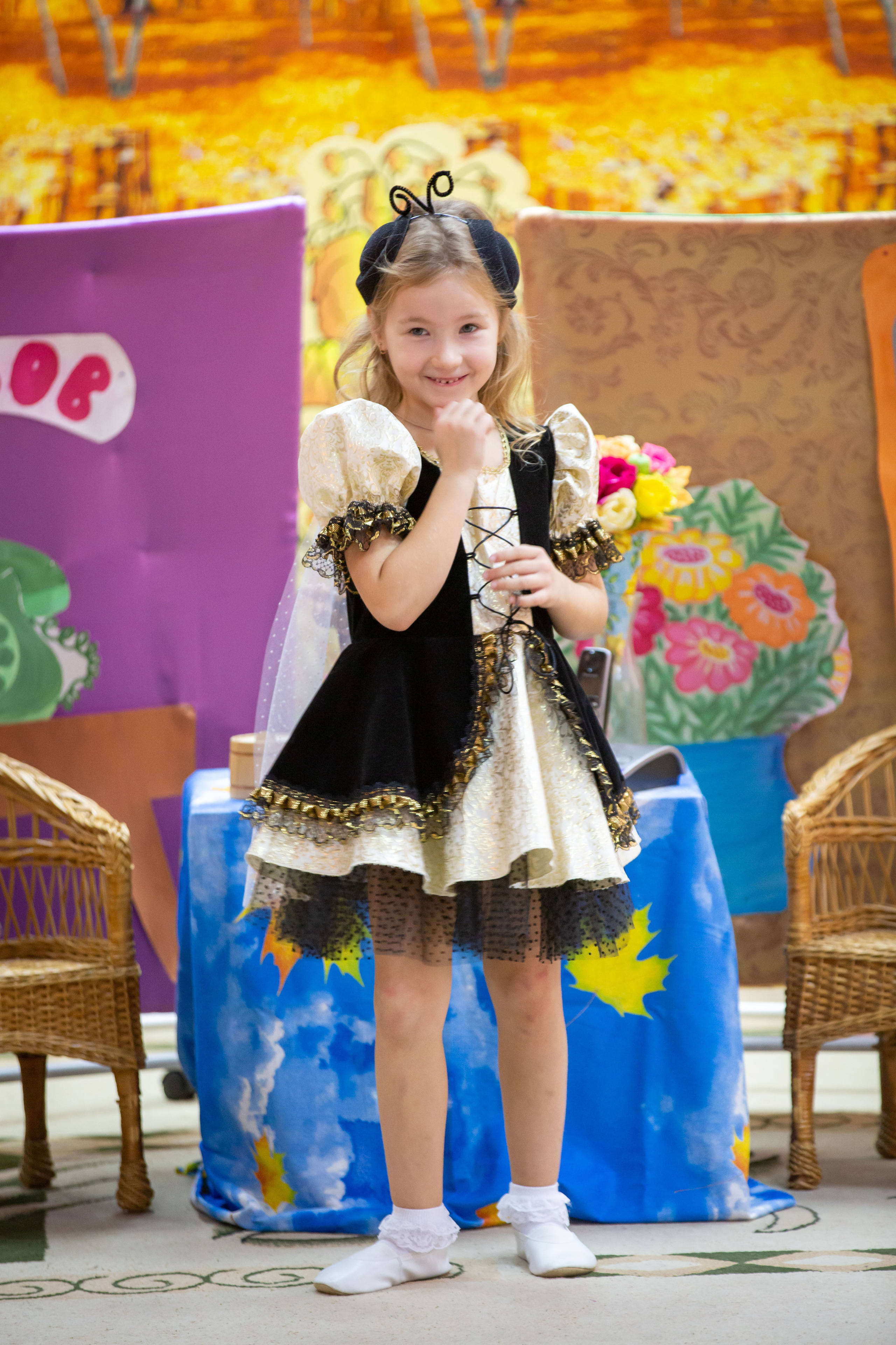 Репортаж осеннего утренника «Муха-Цокотуха». Школьный и детсадовский фотограф Москва. Детский фотограф