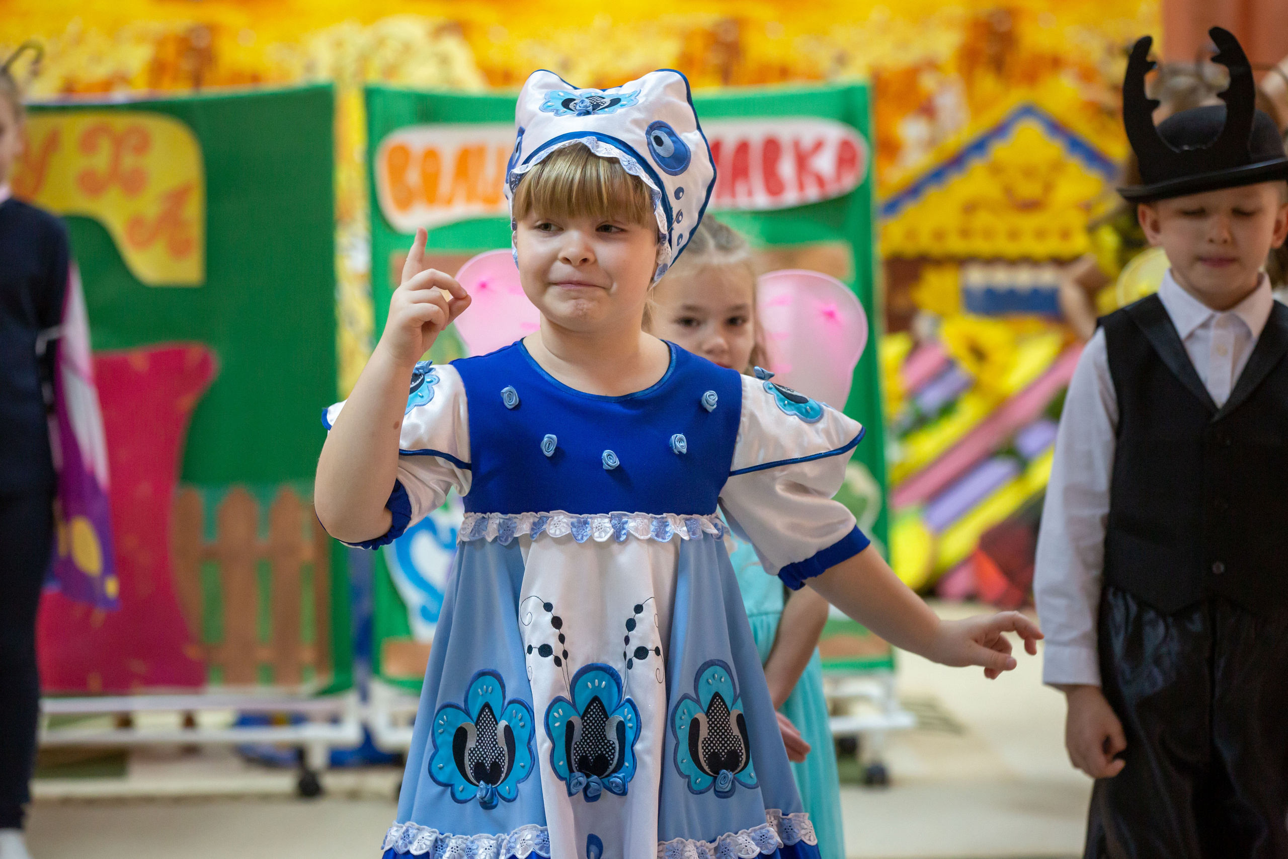 Репортаж осеннего утренника «Муха-Цокотуха». Школьный и детсадовский фотограф Москва. Детский фотограф