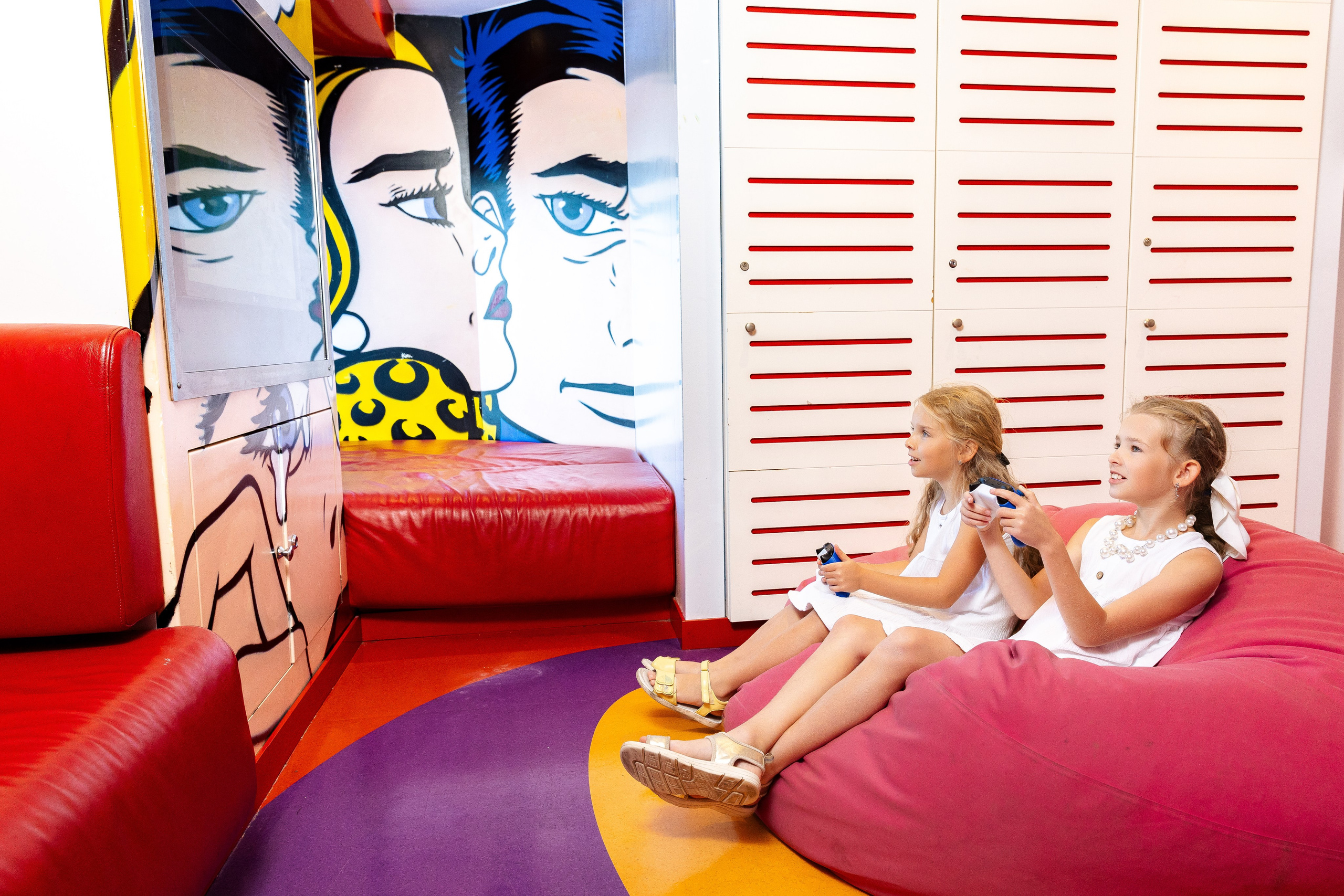 Дети. Фото департамент круизного лайнера Астория Гранде