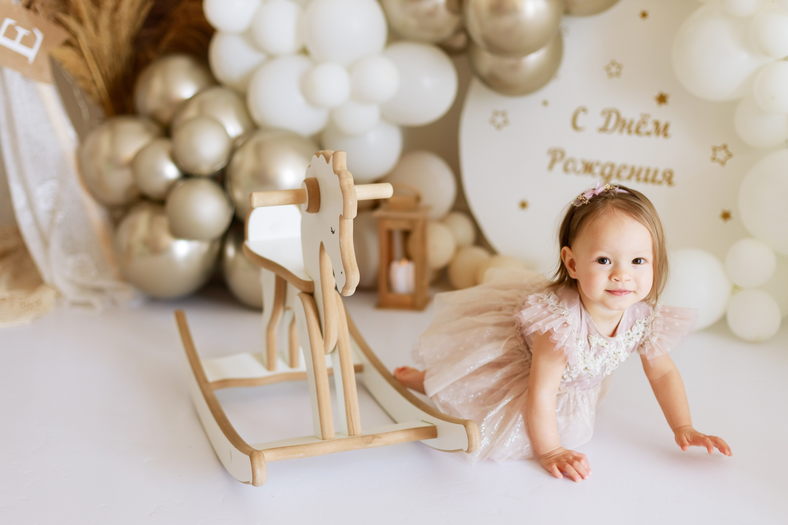 Фотосессия годика с шариками в студии Краснодара. Детский и семейный фотограф в Краснодаре Альбина Морозова