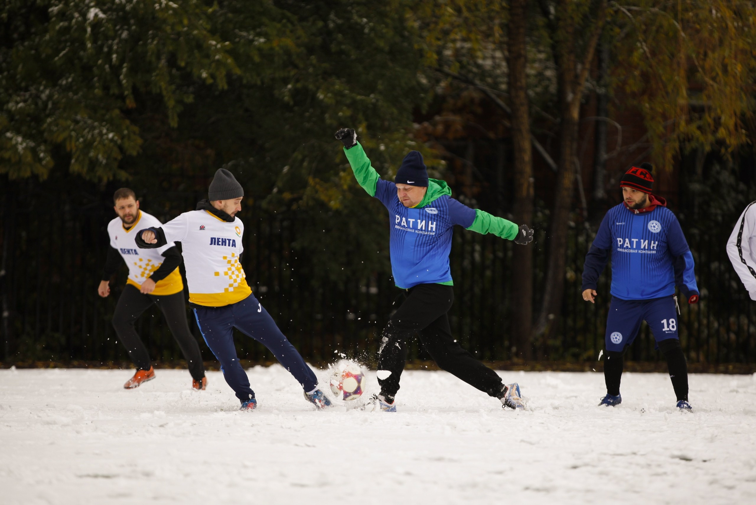 ФУТБОЛ. Фото. Спортивный фотограф, трансляция, звук и свет в Новосибирске