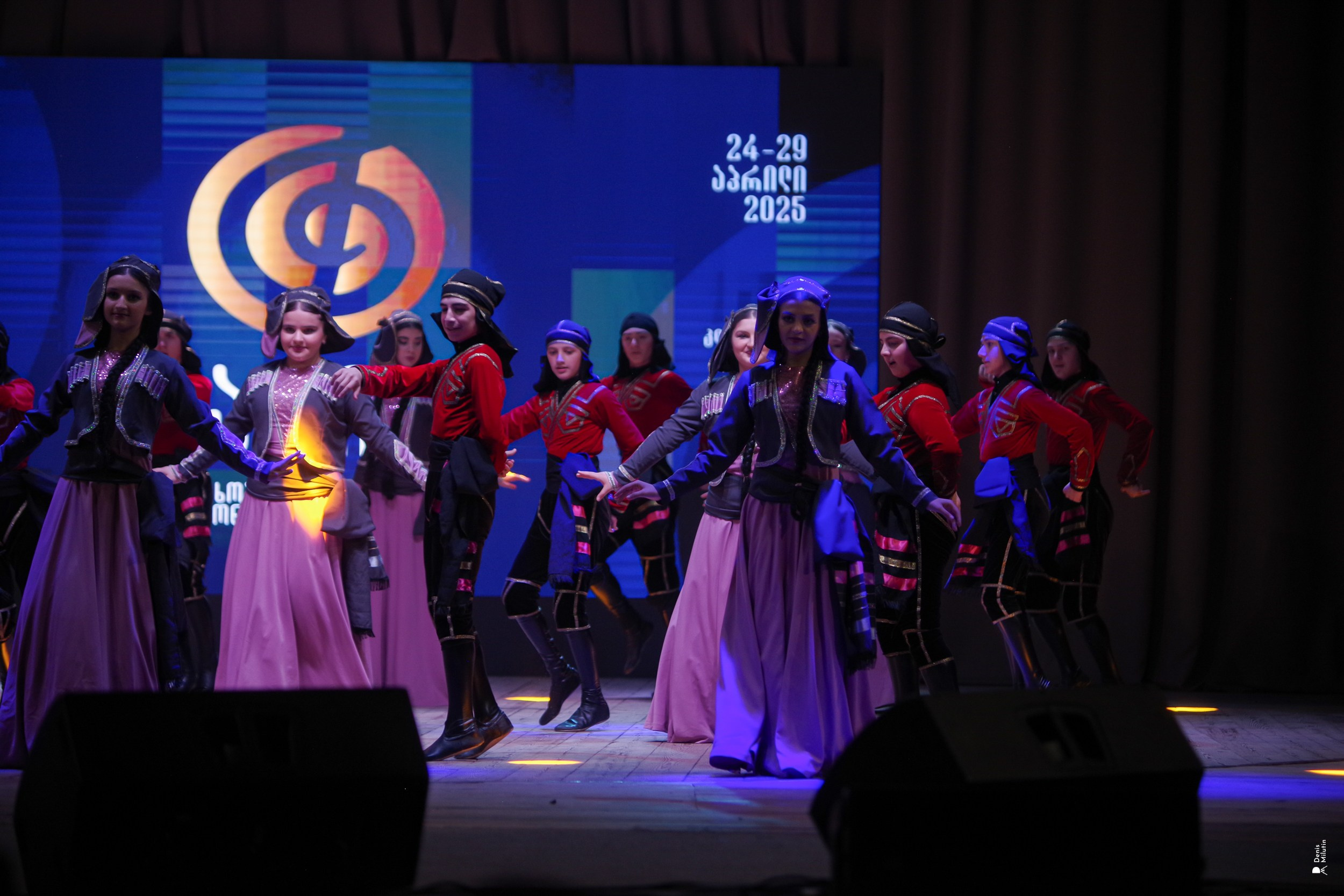 Танцы в Хоби. Портретный фотограф Денис Милютин