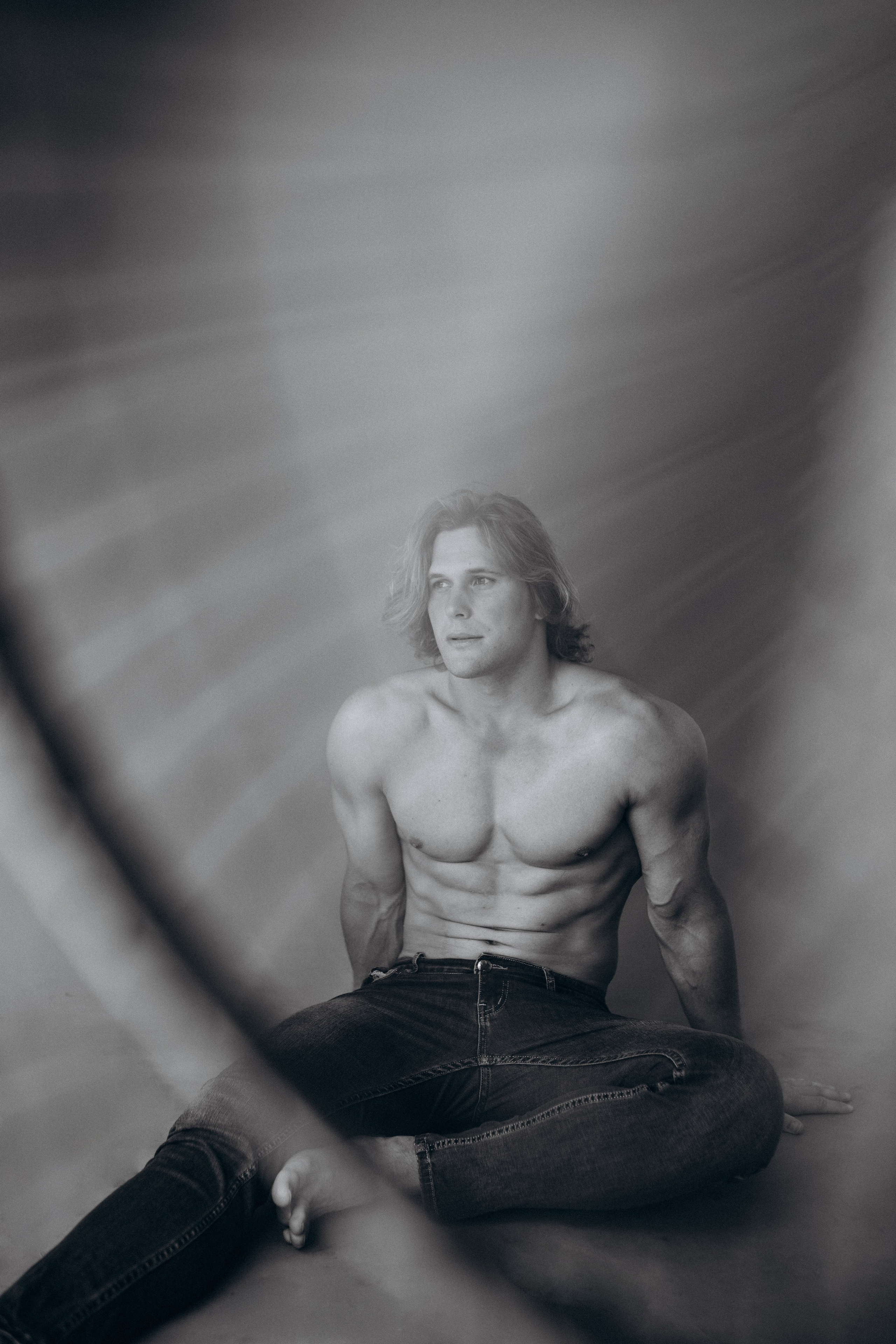 Мужской портрет в студии. Главная