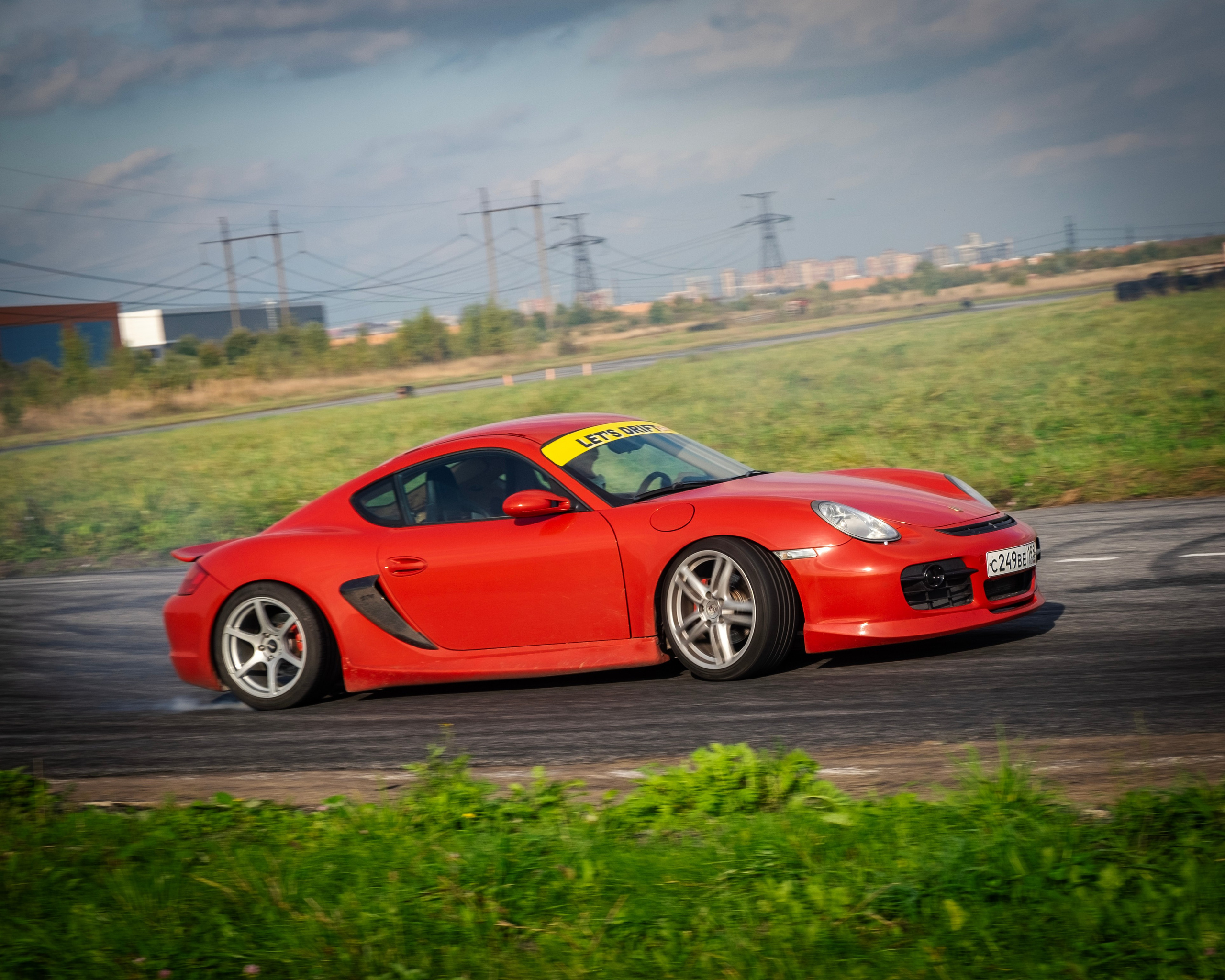 AUTODROM FEST 21.09.25. Автомобильные фотографии и рисунки в Санкт-Петербурги Пашков Дмитрий