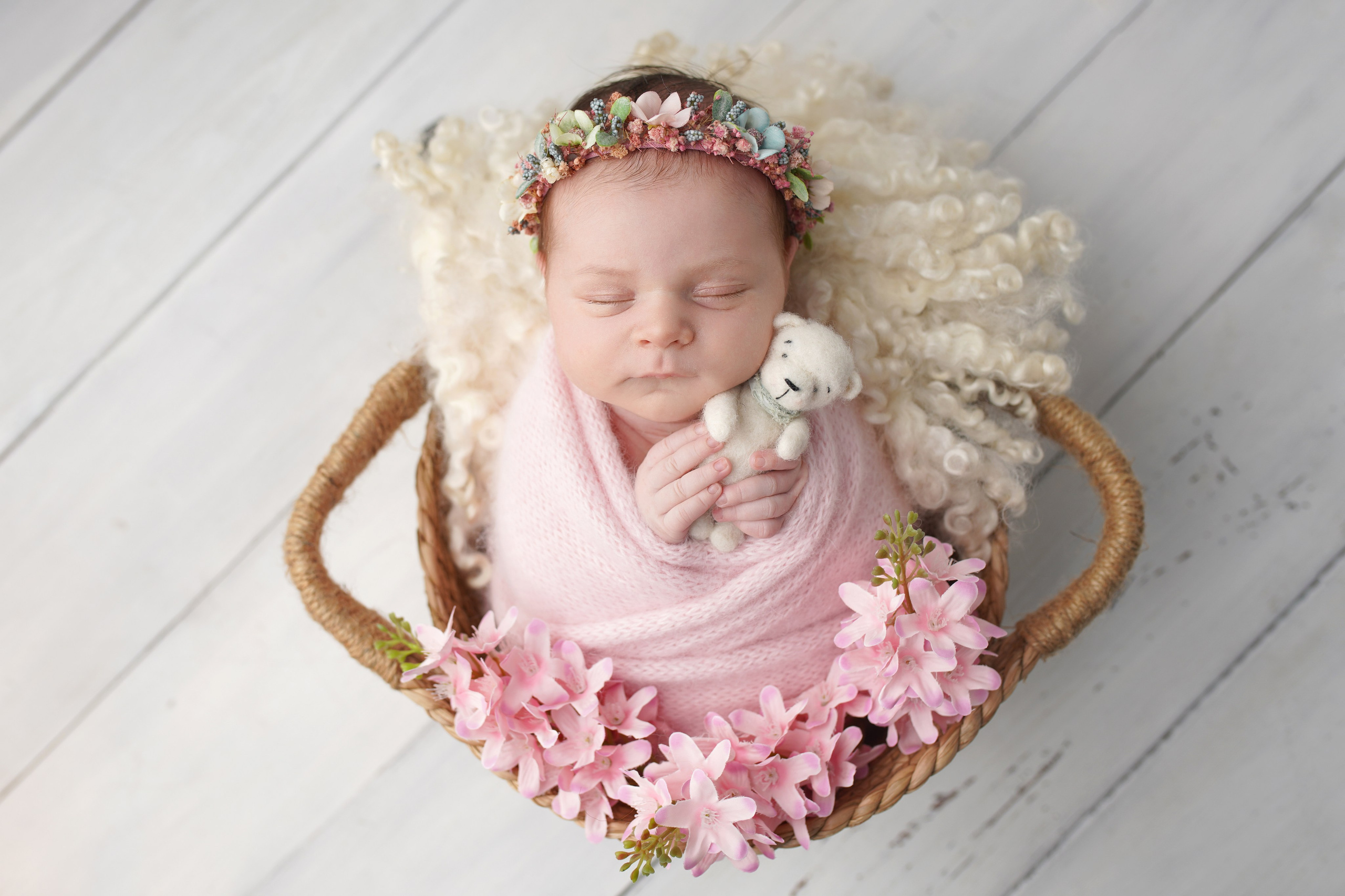 Кокон. Детский фотограф и фотограф новорожденных в Калининград Оксана Иваний