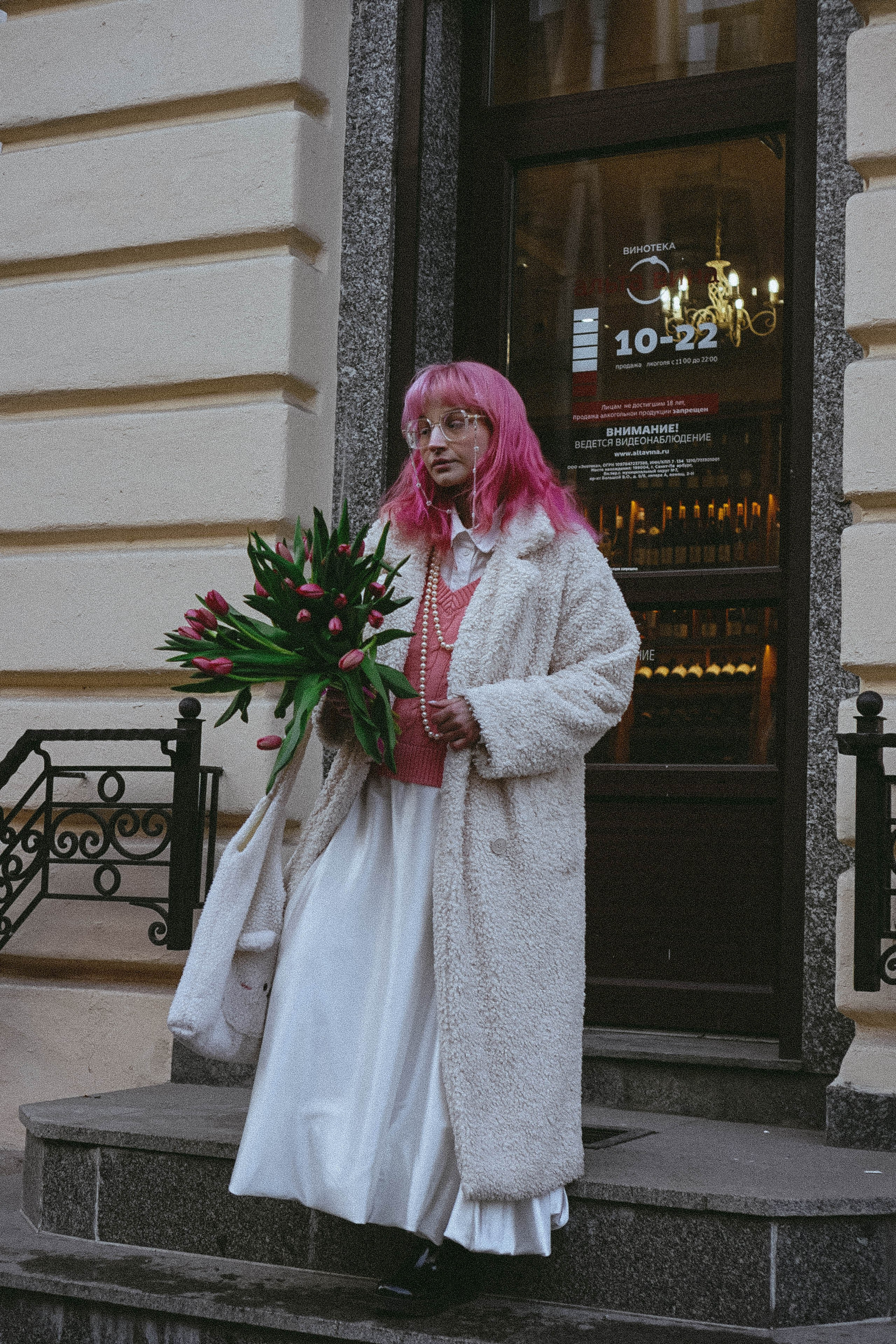 Прогулочная фотосессия с тюльпанами. Профессиональный фотограф, Санкт-Петербург — Виктория Богомолова